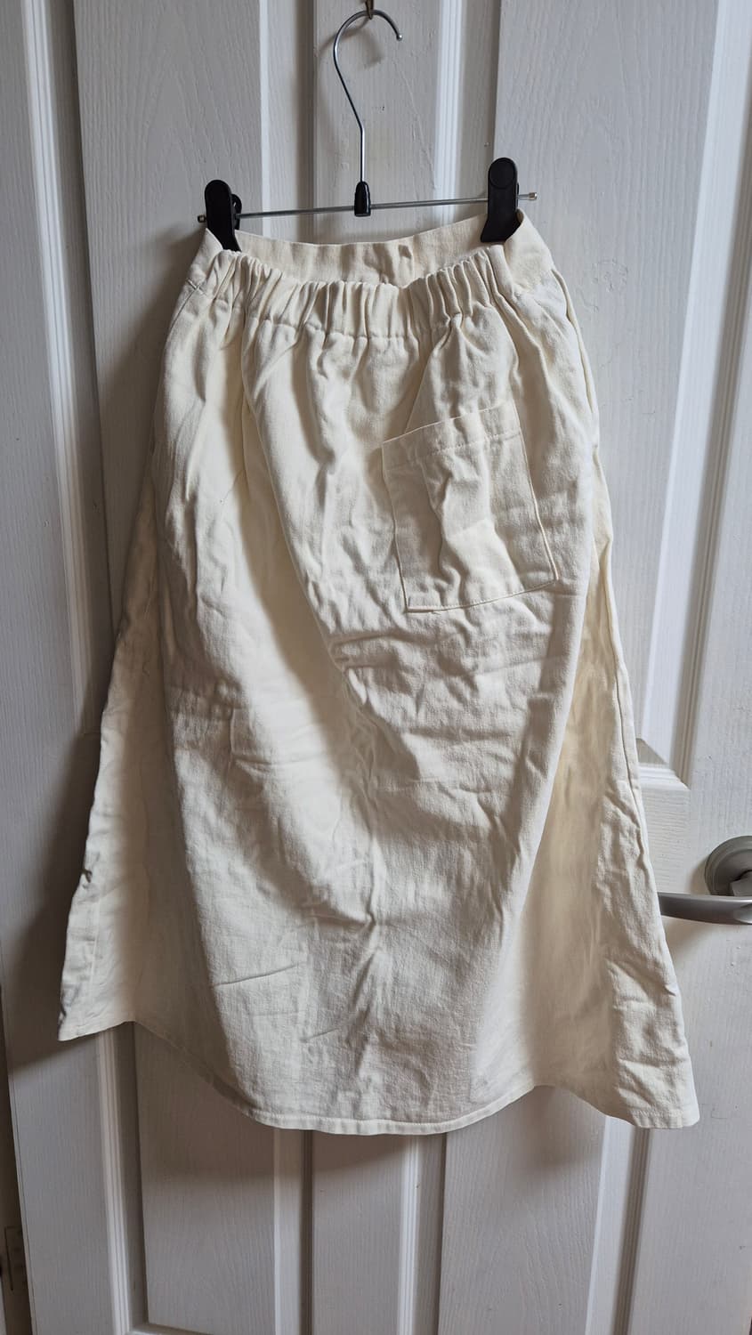 빈블 데루 핀턱 플레어 스커트 아이보리 판매 상품이미지3