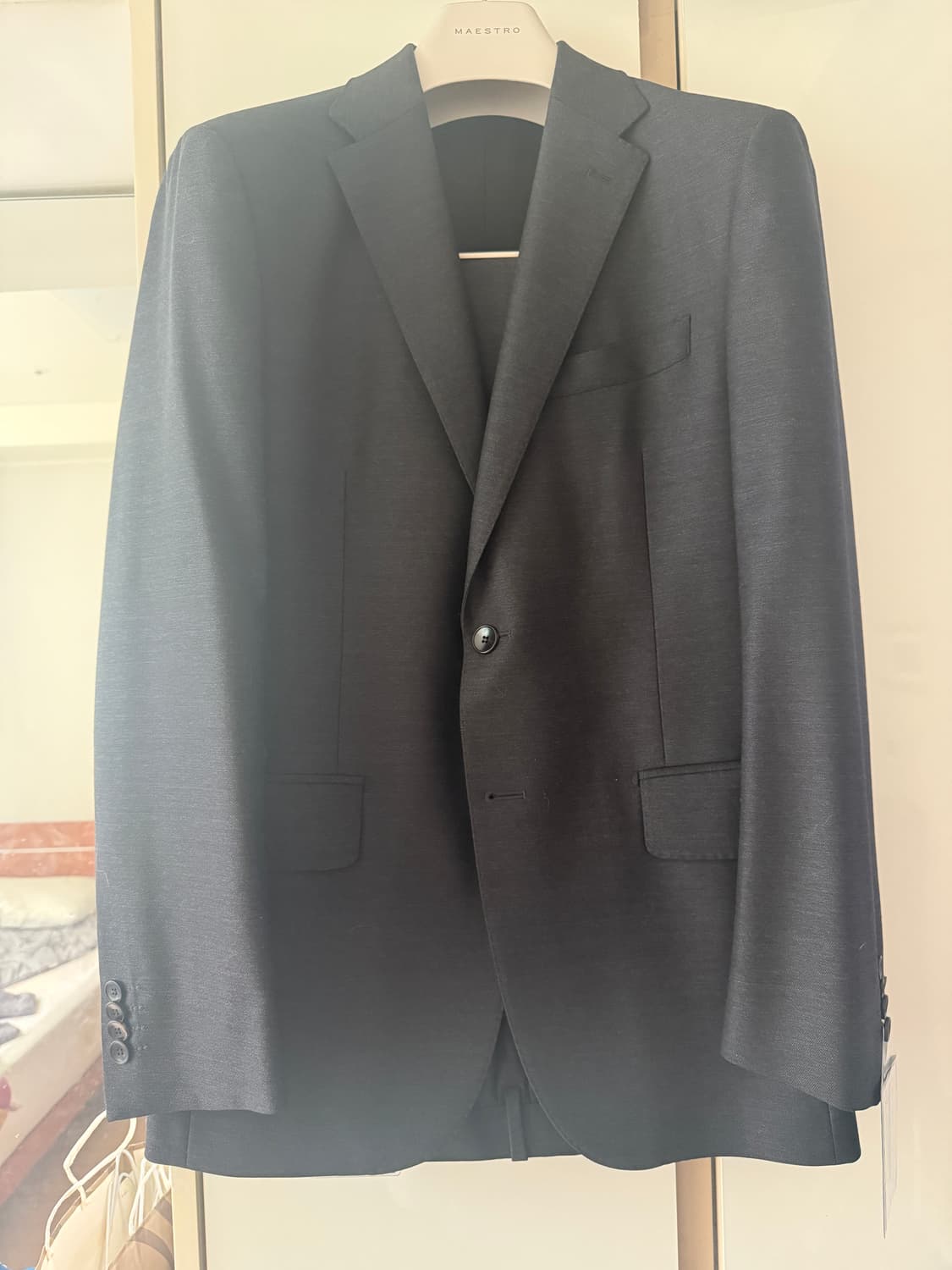 (새상품) 마에스트로 레다 원단 차콜 수트 48R/ 76 (97/30) 상품이미지1