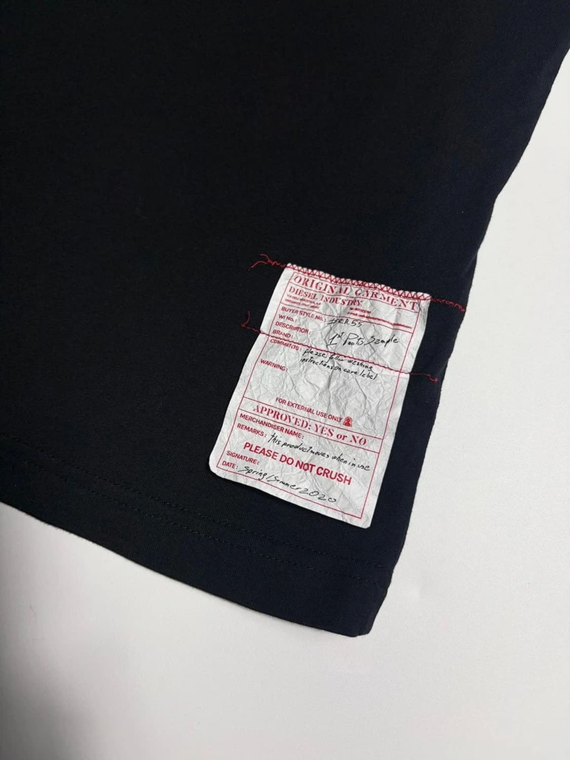 디젤 DIESEL 블랙 텍스트 프린트 반팔 티셔츠 R1526 상품이미지3