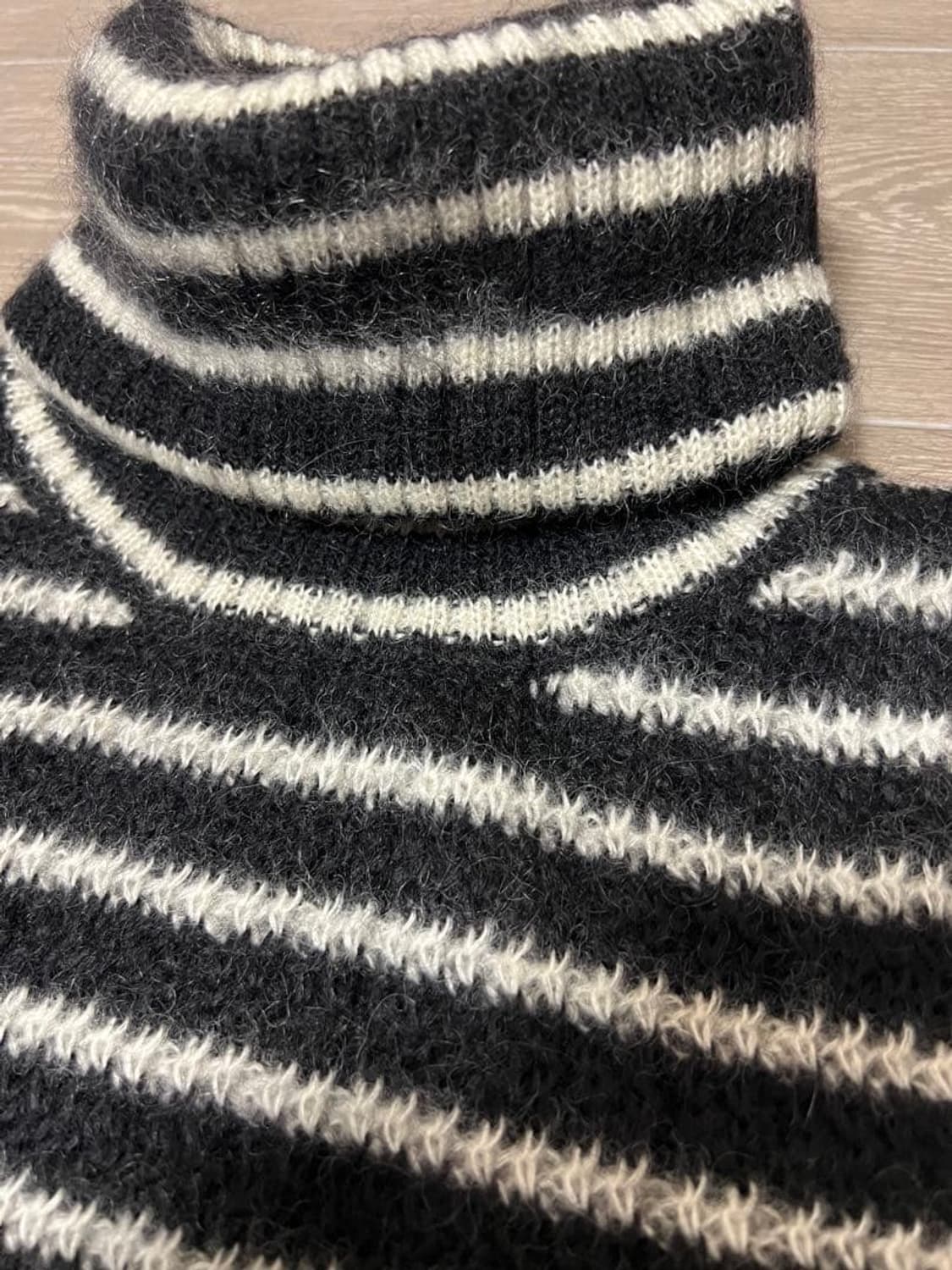 [BTS 정국님 착용] 생로랑 마르니에르 모헤어 터틀넥 상품이미지8