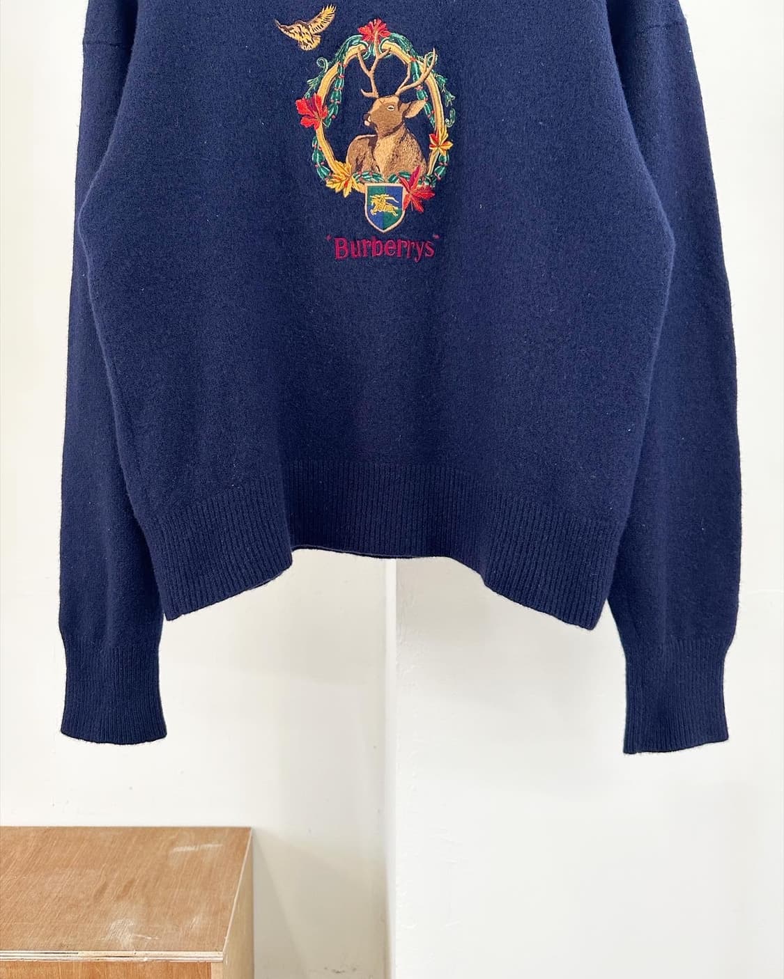 버버리 네이비 디어 자수 울 니트  상품이미지5