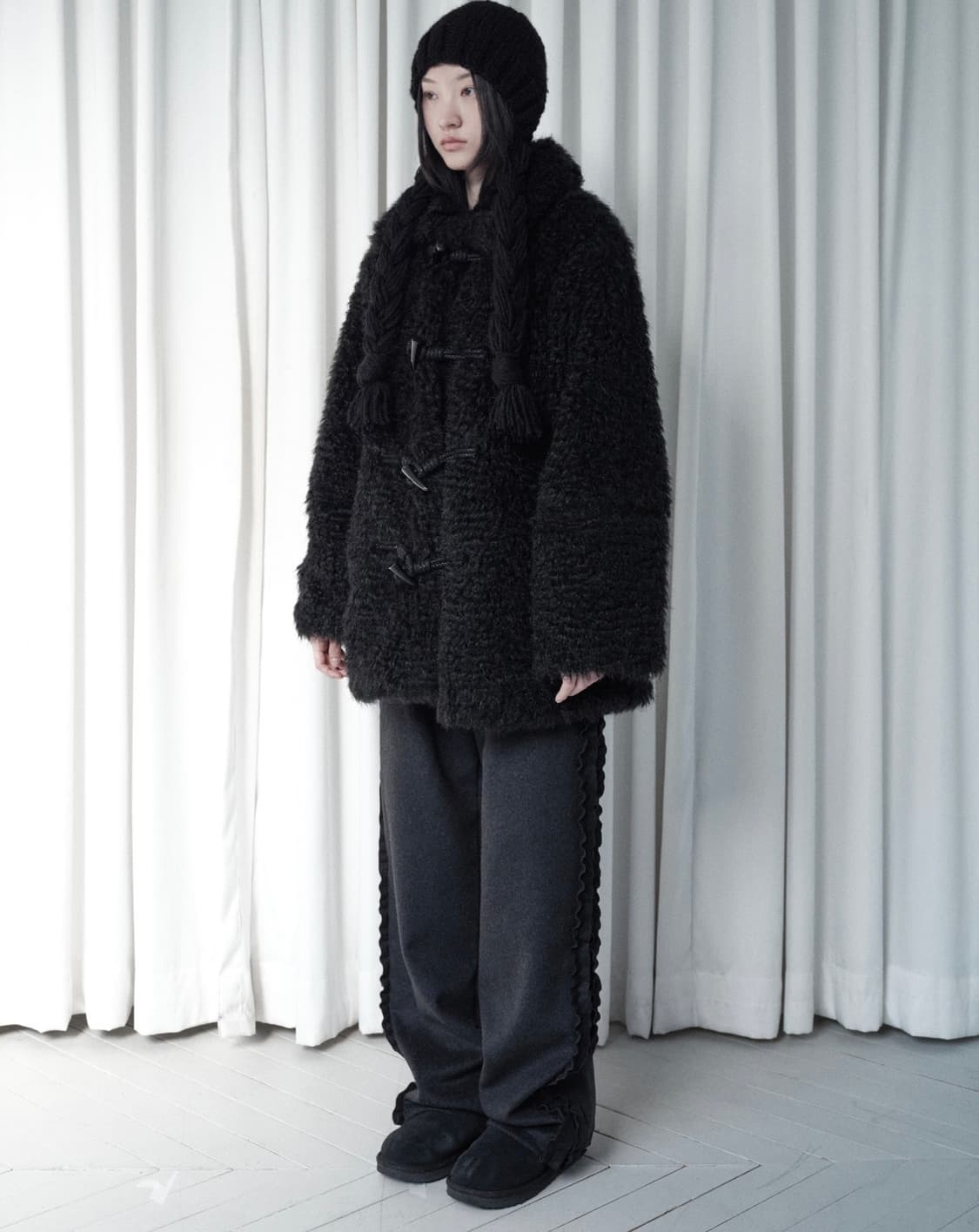 생긴 스튜디오 퍼 코트 블랙 상품이미지2