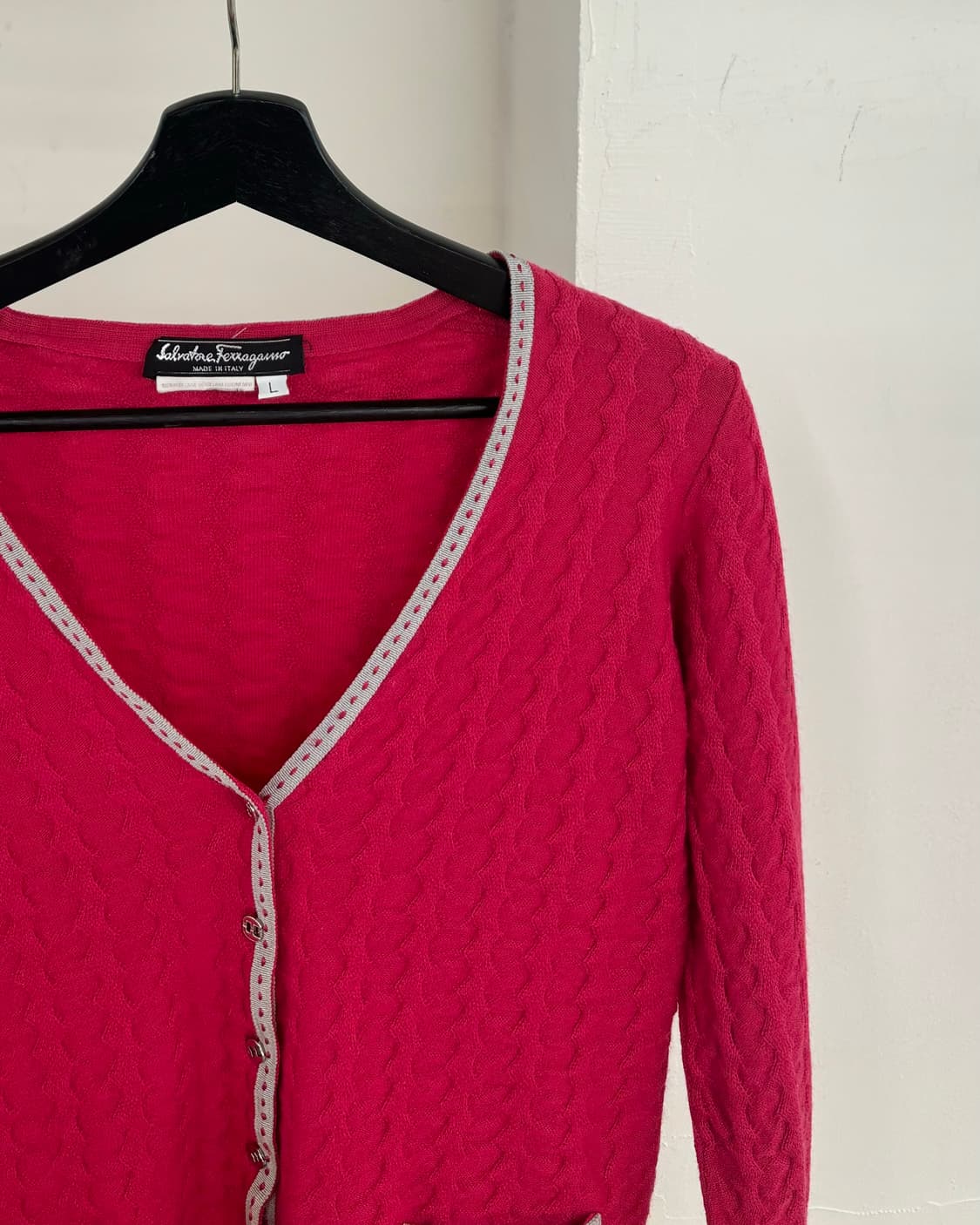살바토레 페라가모 핑크 니트 버튼 가디건 상품이미지4