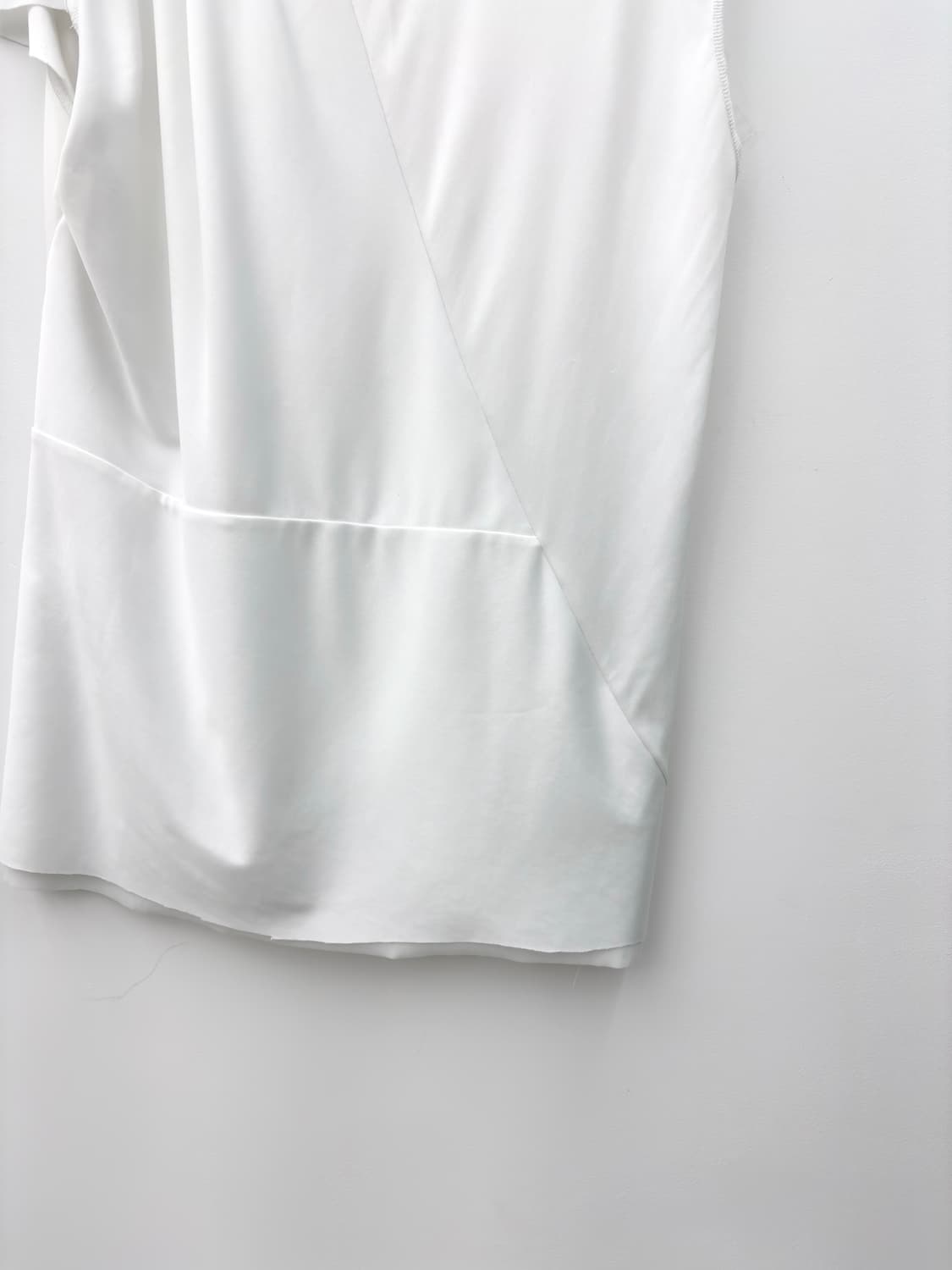 DRAPE BACK DOUBLE LAYER JERSEY VEST 상품이미지5