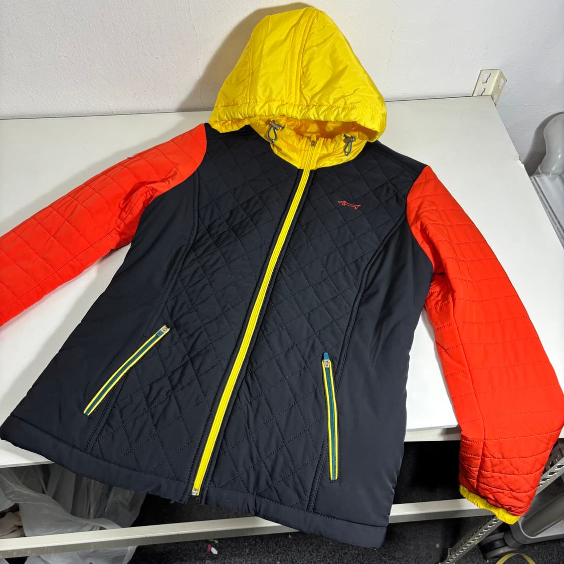 우먼S-M 루이스카스텔 멀티컬러 누빔 골프후드점퍼 상품이미지1