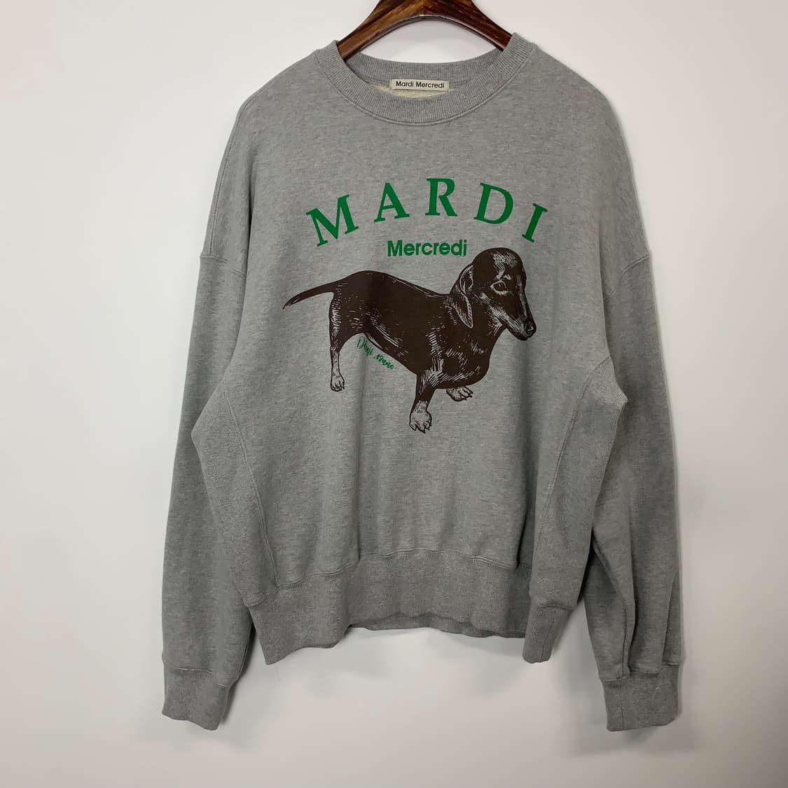 마르디 메크르디 빅로고 그레이 맨투맨 상품이미지2