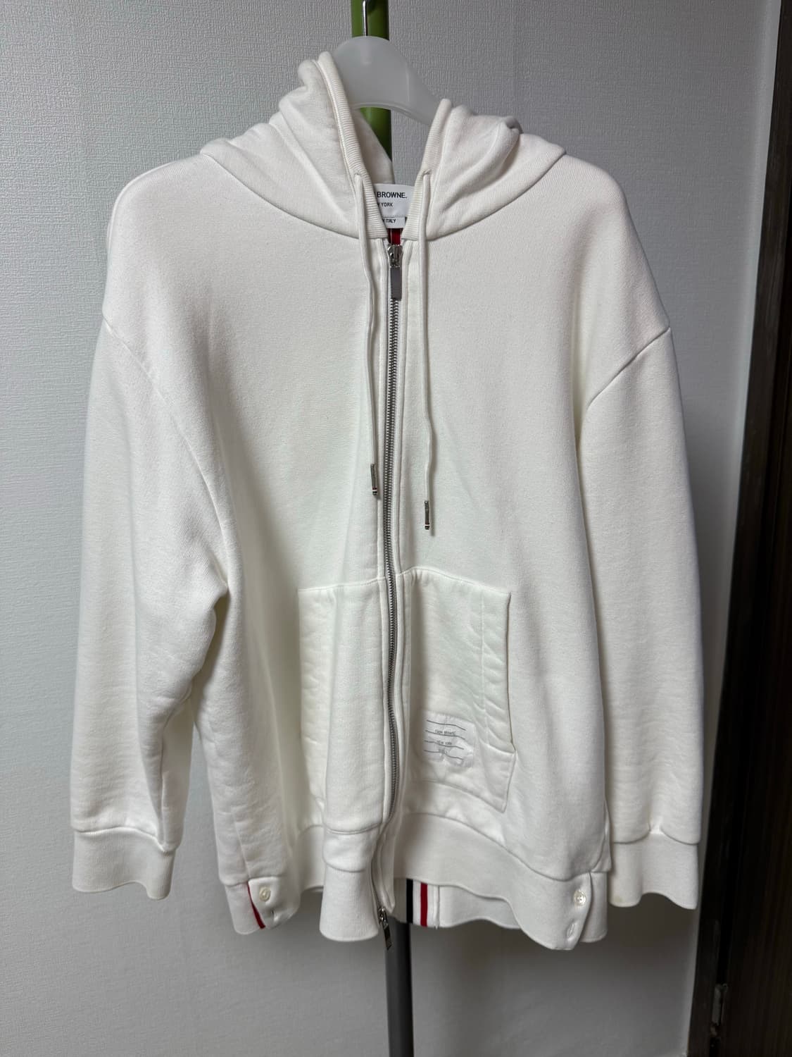 [당일출고,3사이즈] 톰브라운 화이트 백삼선 후드집업 상품이미지2