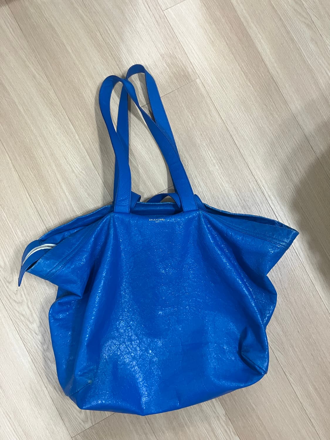 [free] 발렌시아가 17fw 이케아 블루 가죽 토트백 상품이미지2