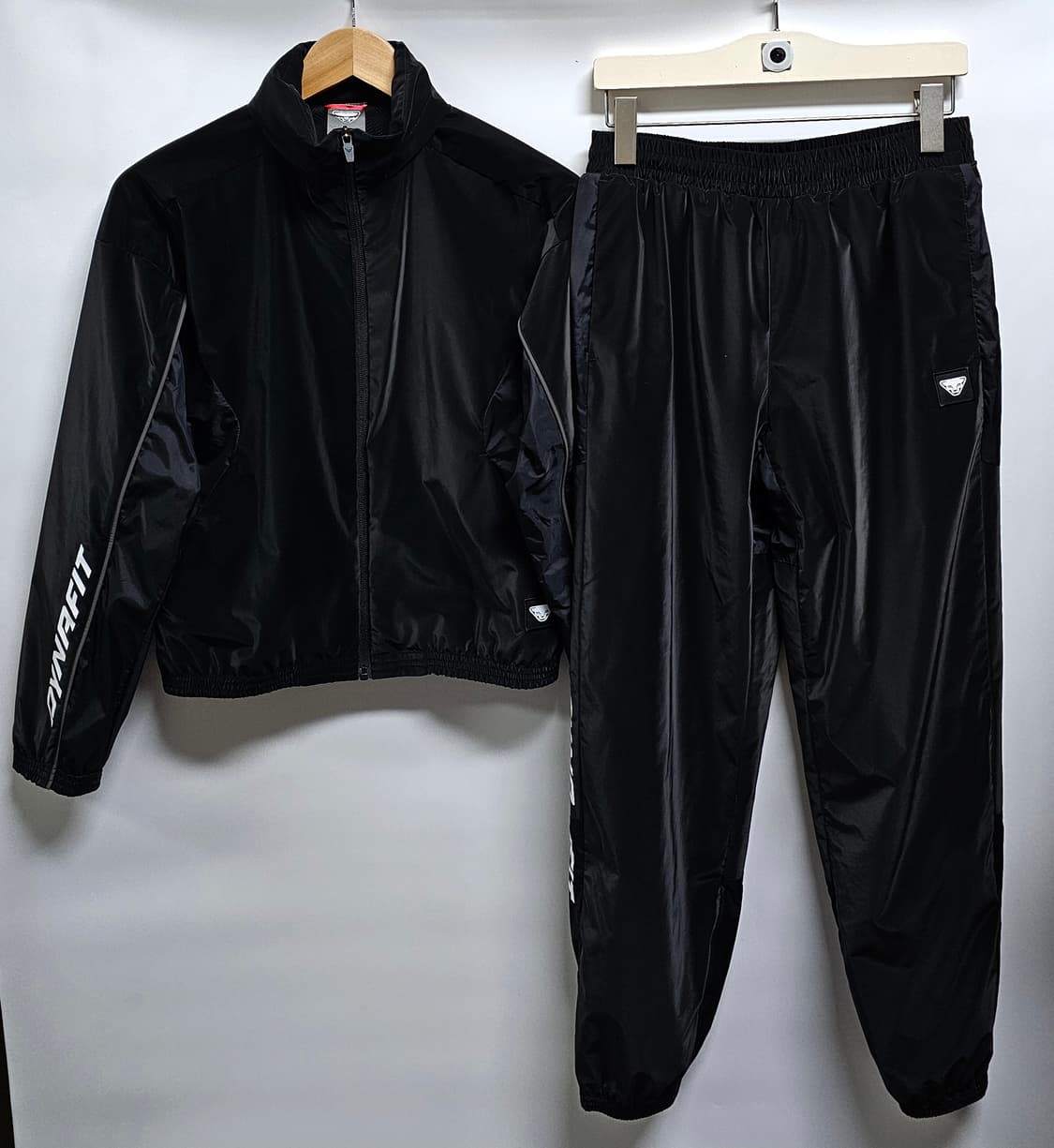 다이나핏 여성 글로시 웜업셋업 S (25년신상) 상품이미지1