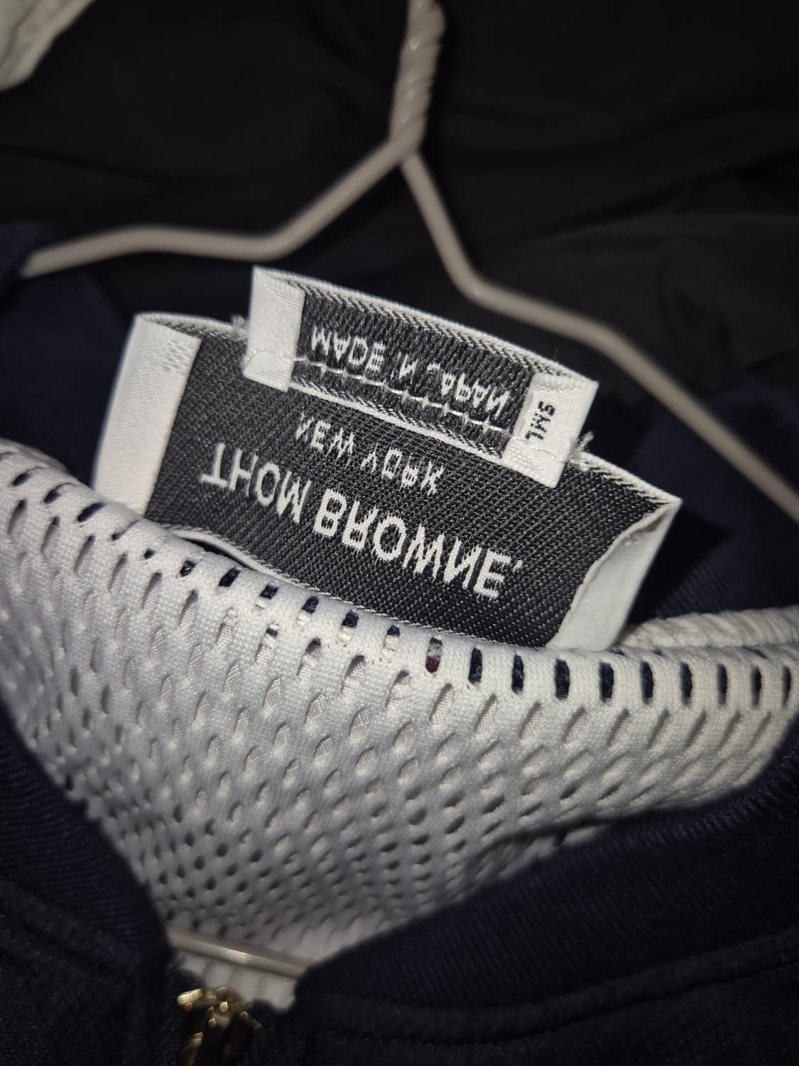 톰브라운 4바 봄버 바람막이 자켓 네이비 상품이미지5