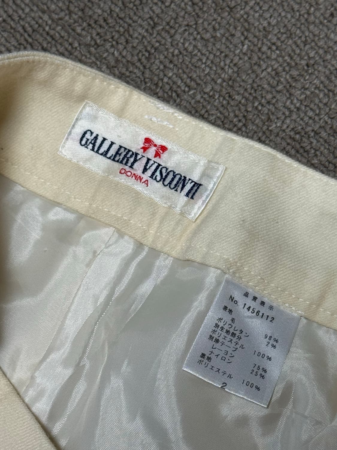 gallery visconti 아이보리 프릴 크롭 팬츠 상품이미지4