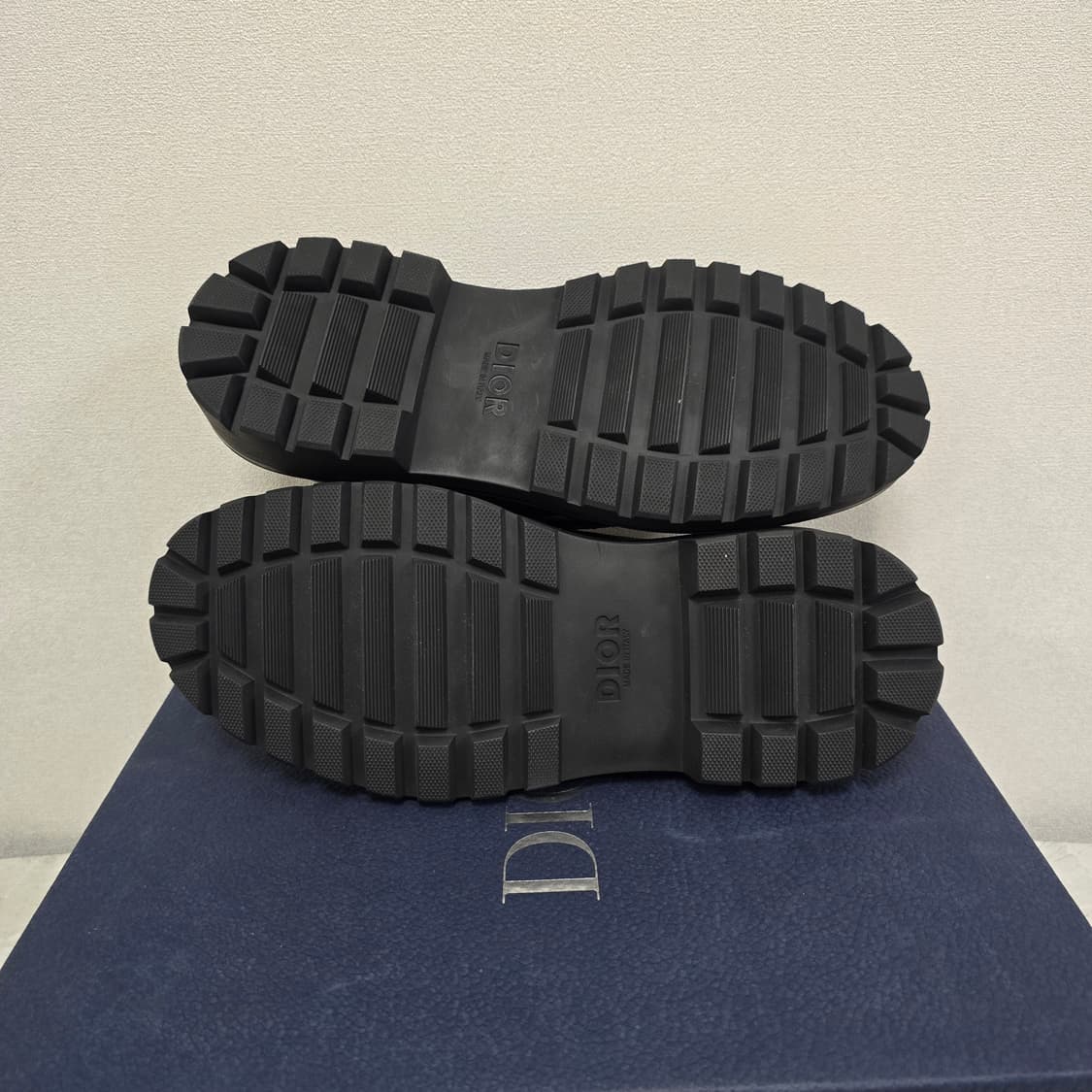 디올 다이아몬드 익스플로러 로퍼 41사이즈 260 265 판매 상품이미지4