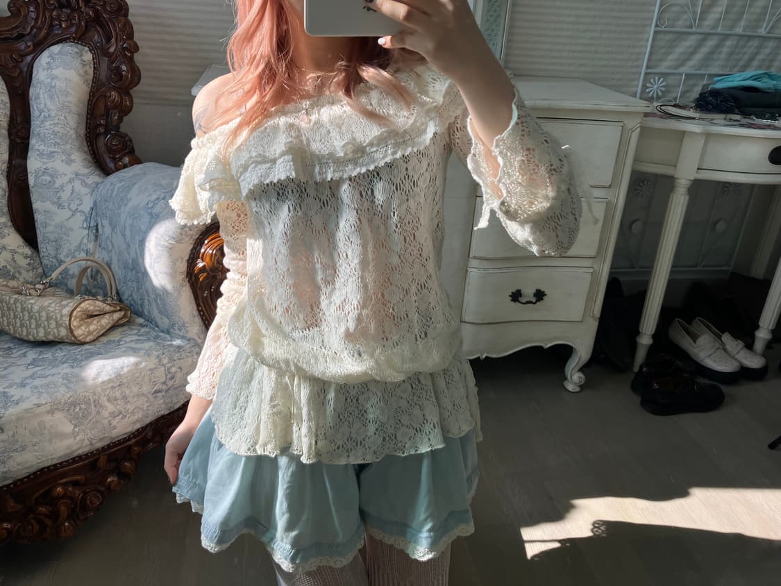 리즈리사 아이보리 레이스 오프숄더 블라우스 상품이미지2