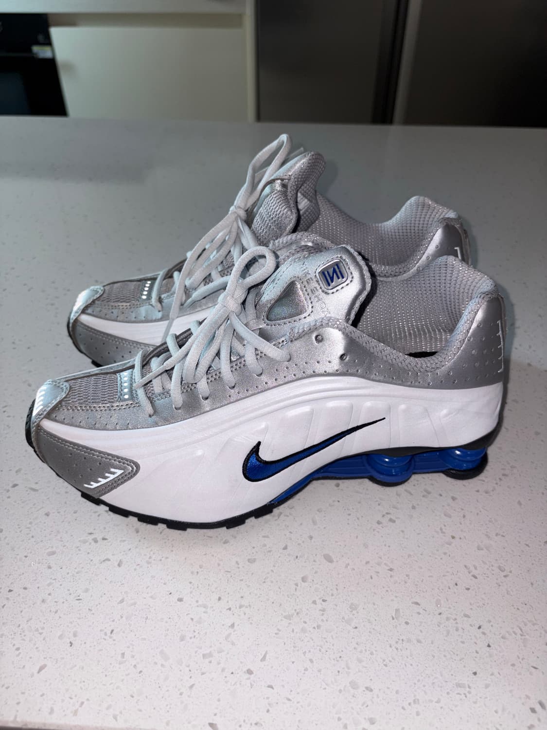 나이키 샥스 R4 255사이즈 판매합니덩 상품이미지1