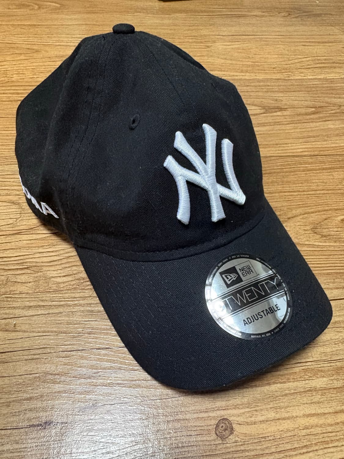 뉴에라 x 모마 볼캡 판매합니다. 상품이미지1