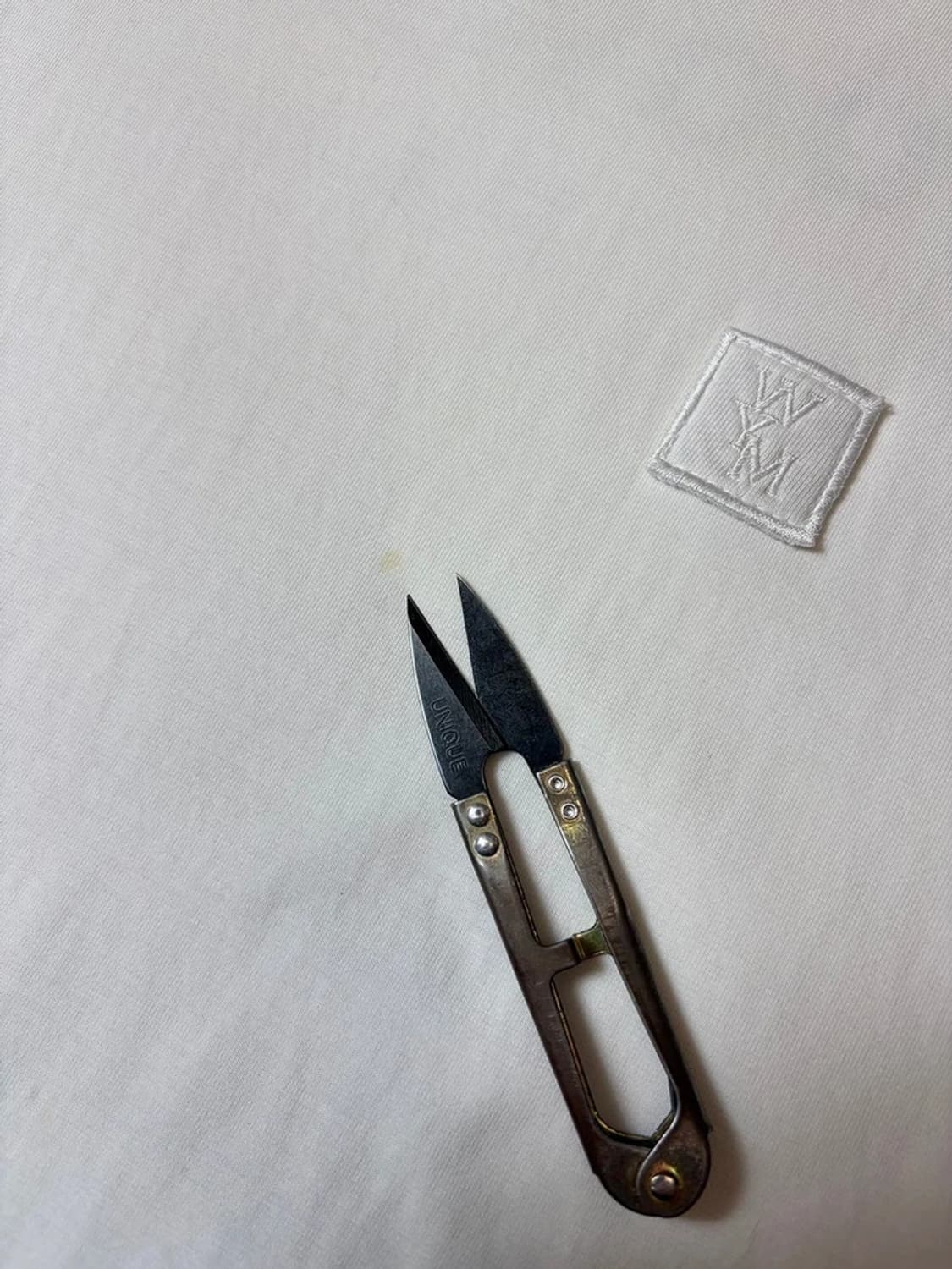 우영미 20FW 깃털 백로고 반팔 티셔츠 PN9569 상품이미지5