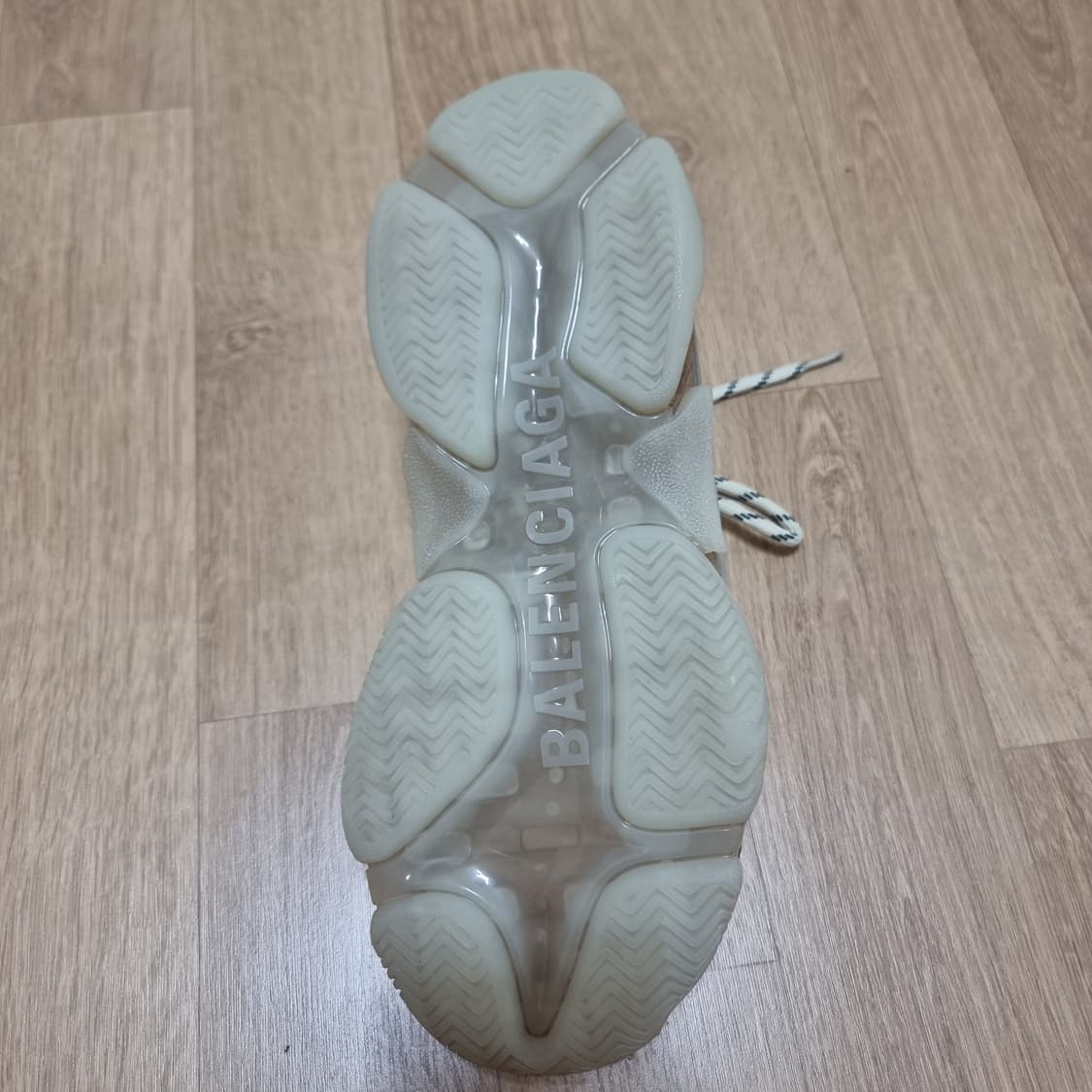 발렌시아가 상품이미지1