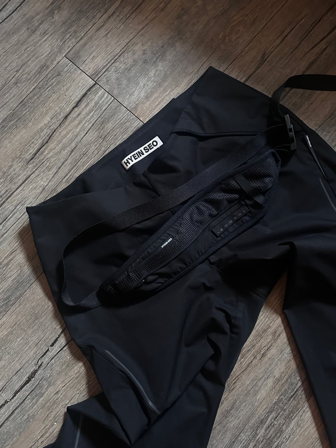 HYEIN SEO capri pants + waist bag black 상품이미지4
