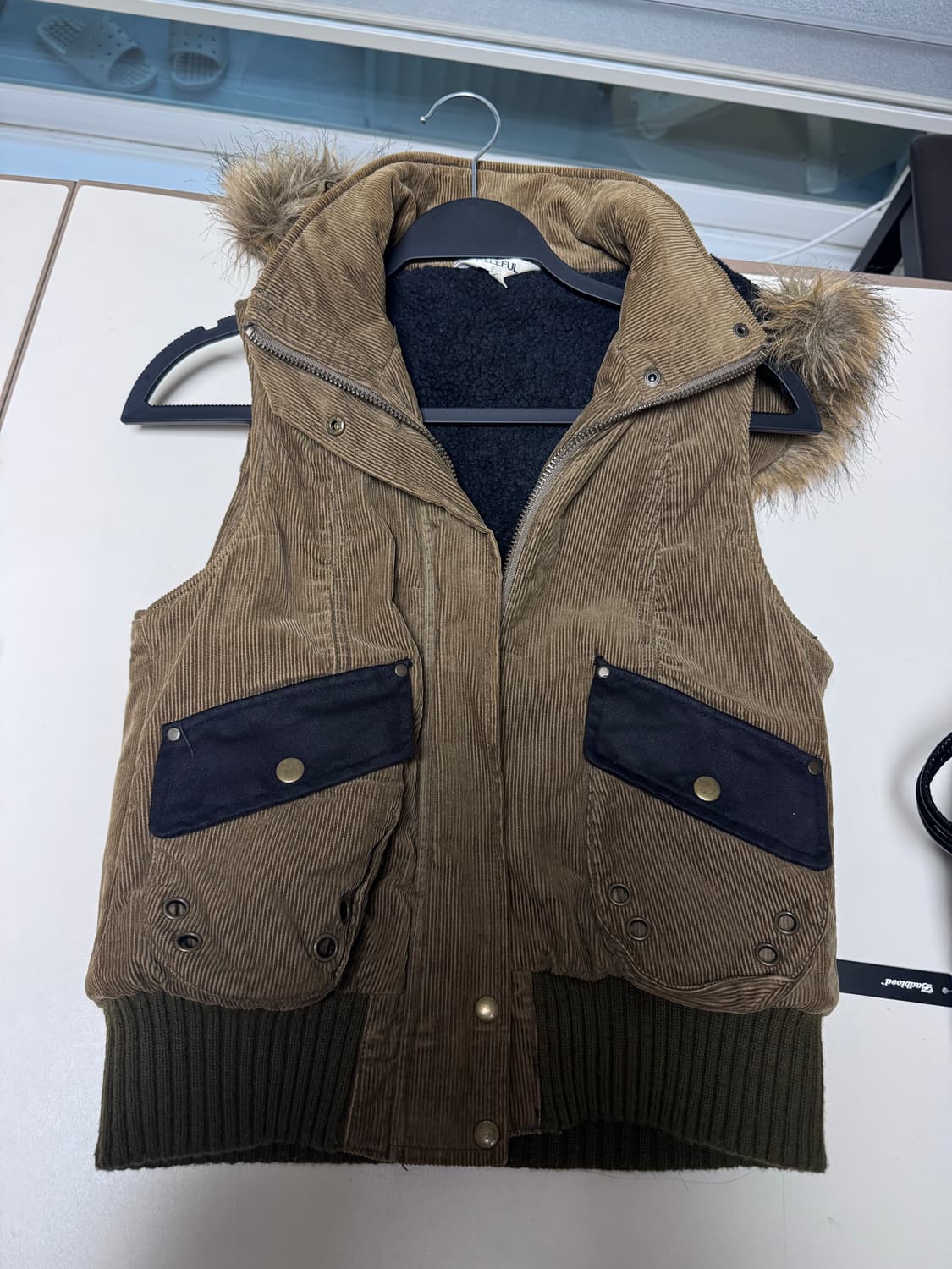 코듀로이 빈티지 퍼 크롭 조끼 상품이미지1