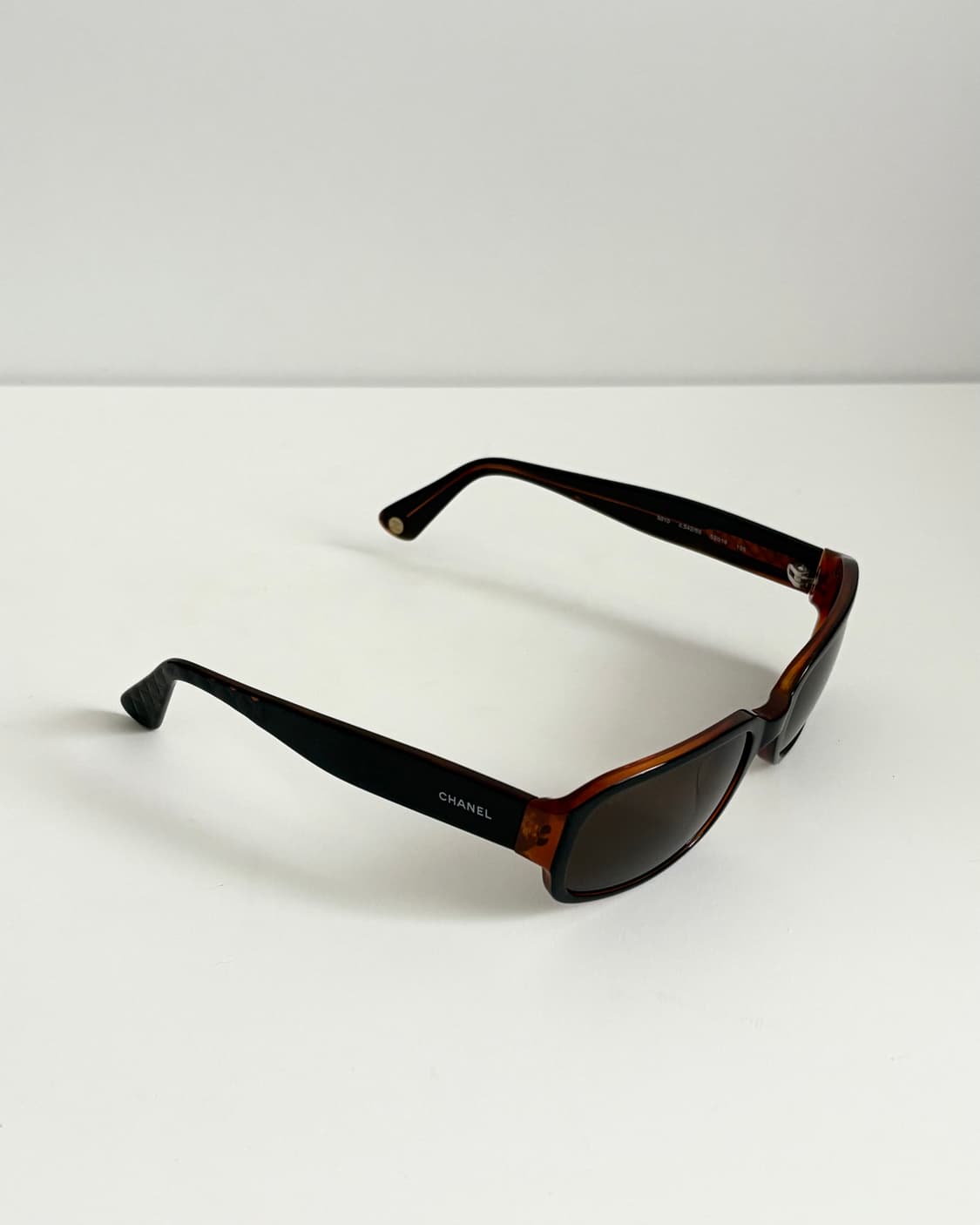 CHANEL 빈티지 샤넬 로고 마트라세 선글라스 다크브라운  상품이미지5