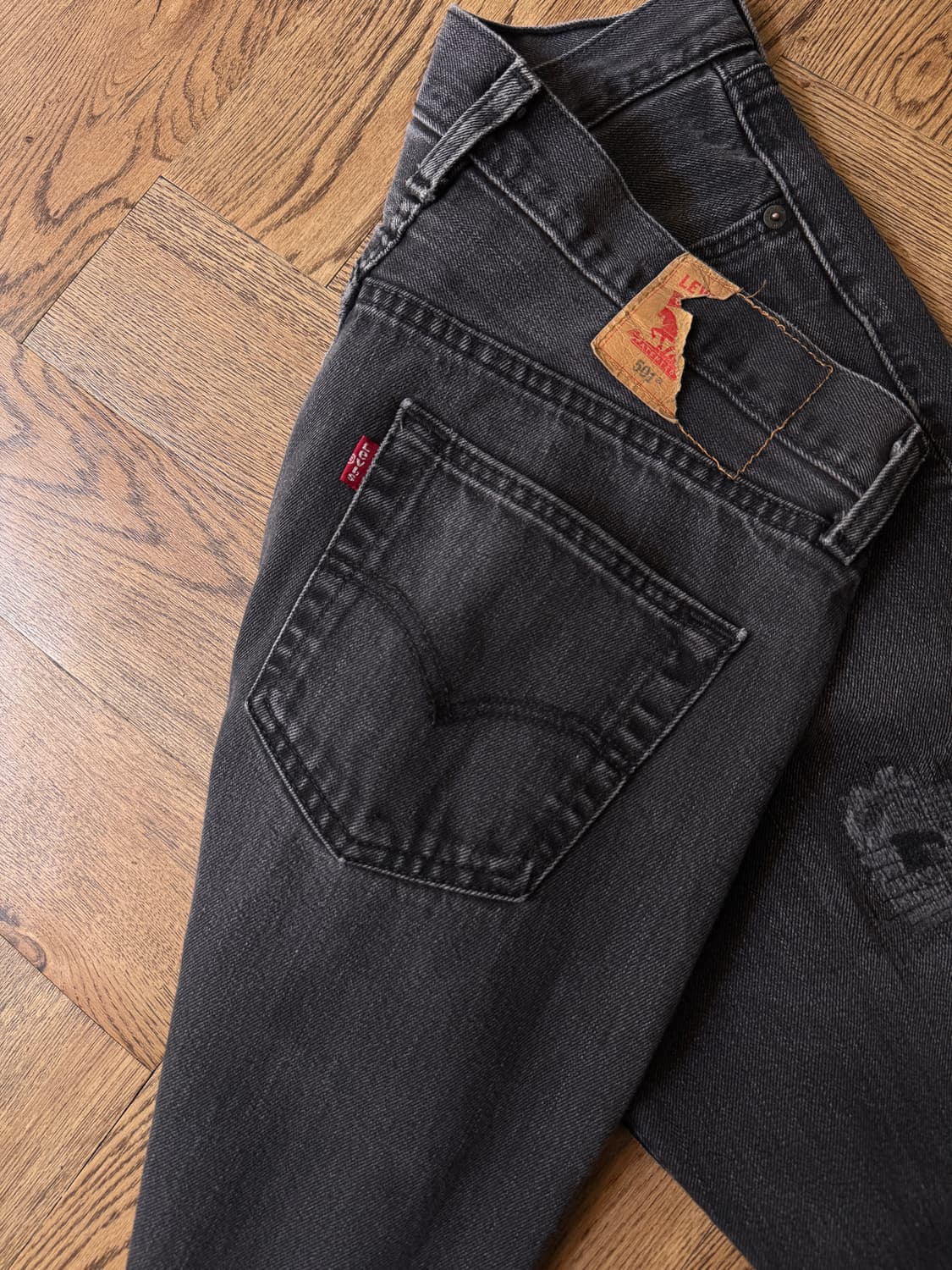 [34]리바이스 501 빈티지 리페어드 흑청 데님 팬츠 상품이미지7