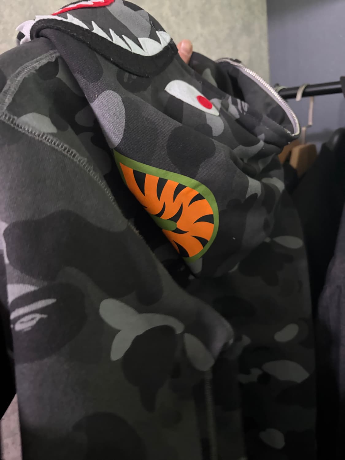 베이프 흑계 L 샤크후드집업 판매 상품이미지1