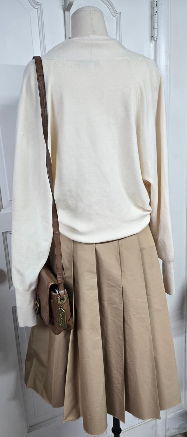 COS크림가디건/베이지 플리츠스커트 상품이미지4