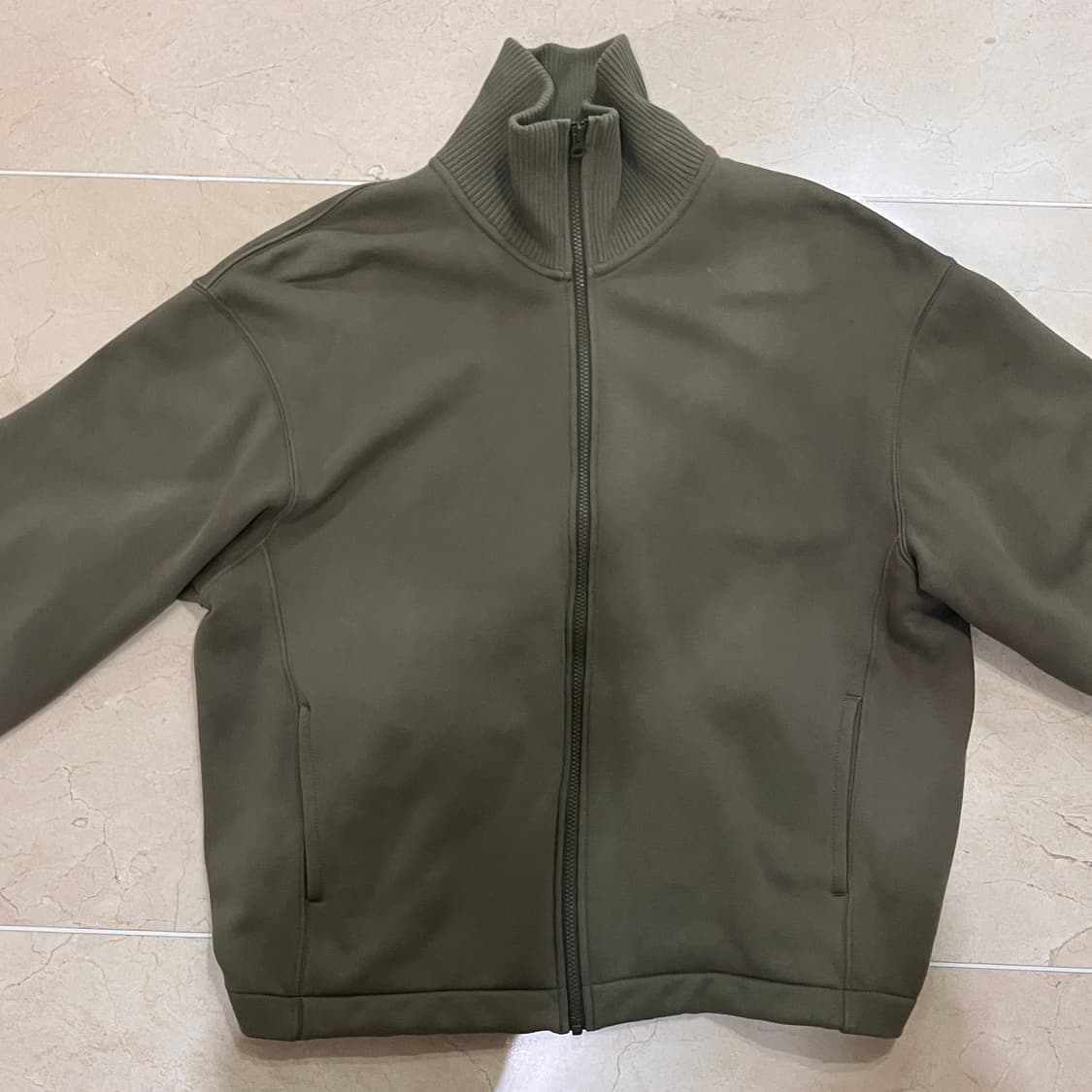 유니클로u 스웻집업 상품이미지1