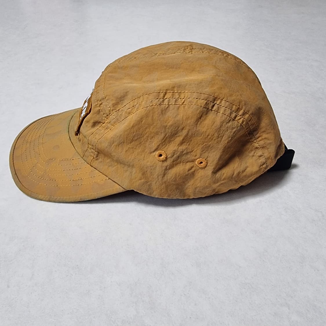 슈프림 브랜드의 카모 패턴 캠프캡 상품이미지2