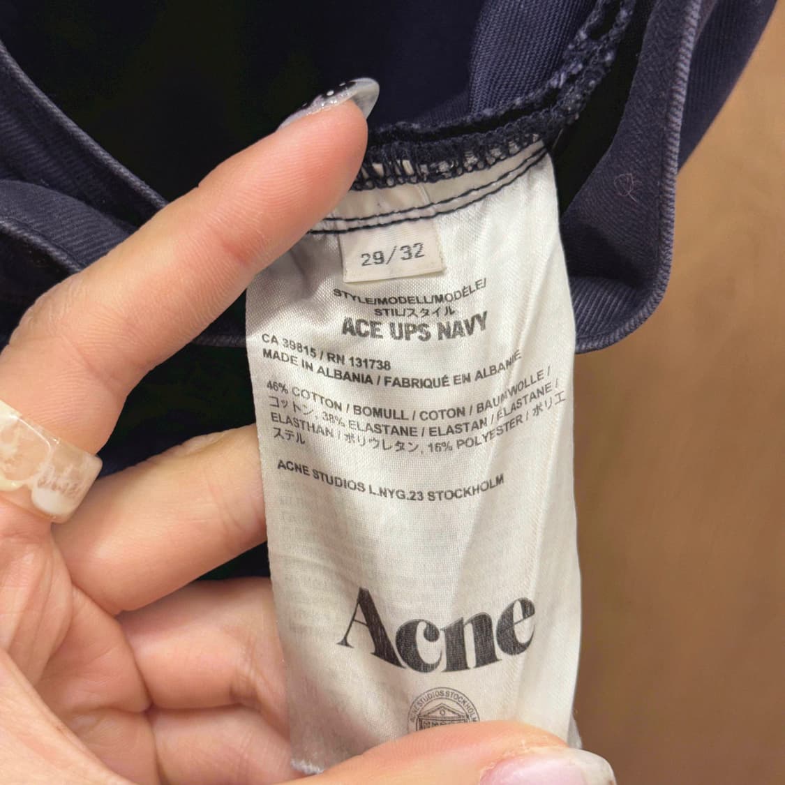 아크네스튜디오 코튼 팬츠 스트레이트 핏 5포켓 메탈 버튼 디테일 네이비 상품이미지8