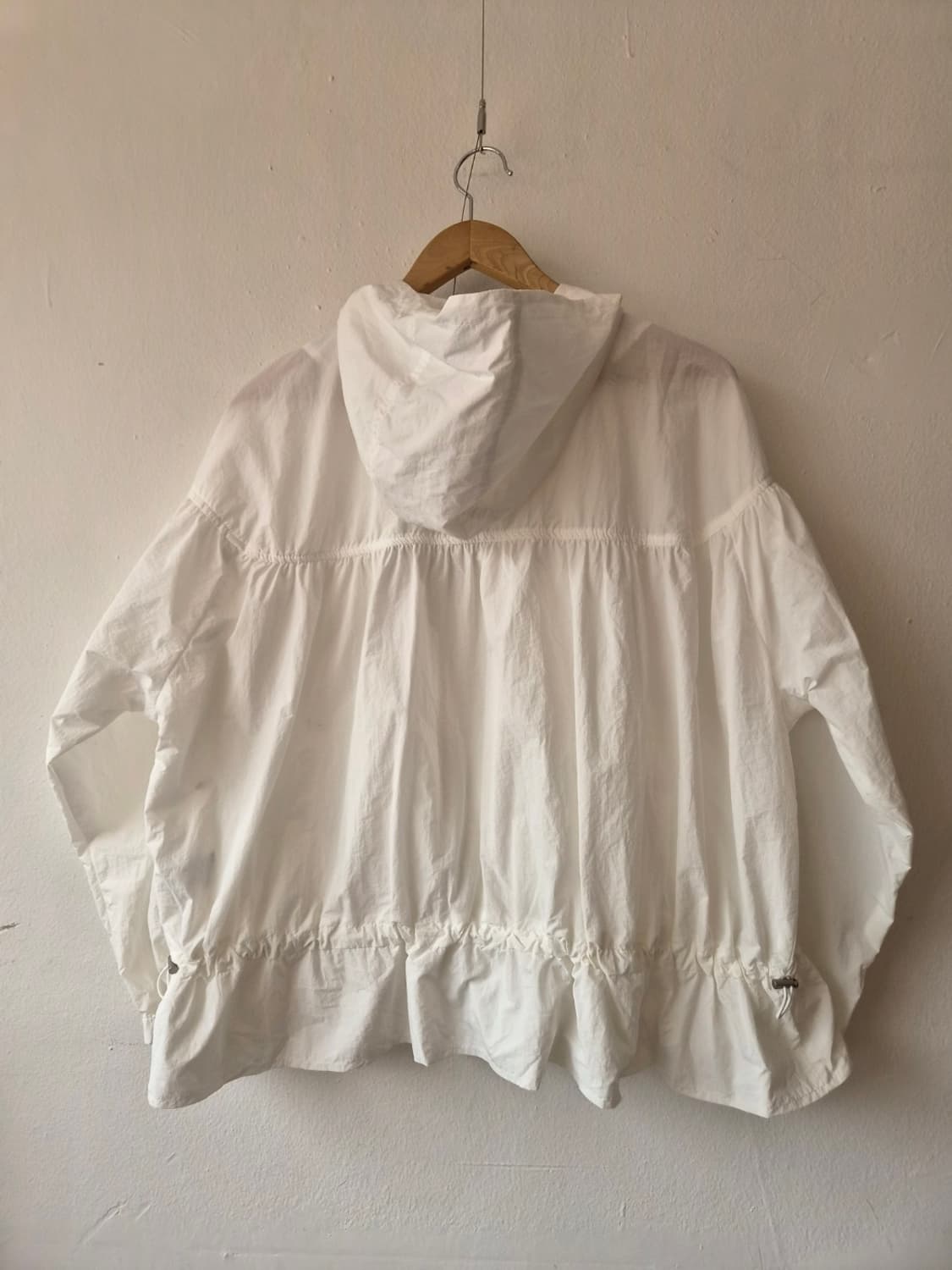 트렌드콜렉션 여성 후드프릴바람막이점퍼 FREE 상품이미지3