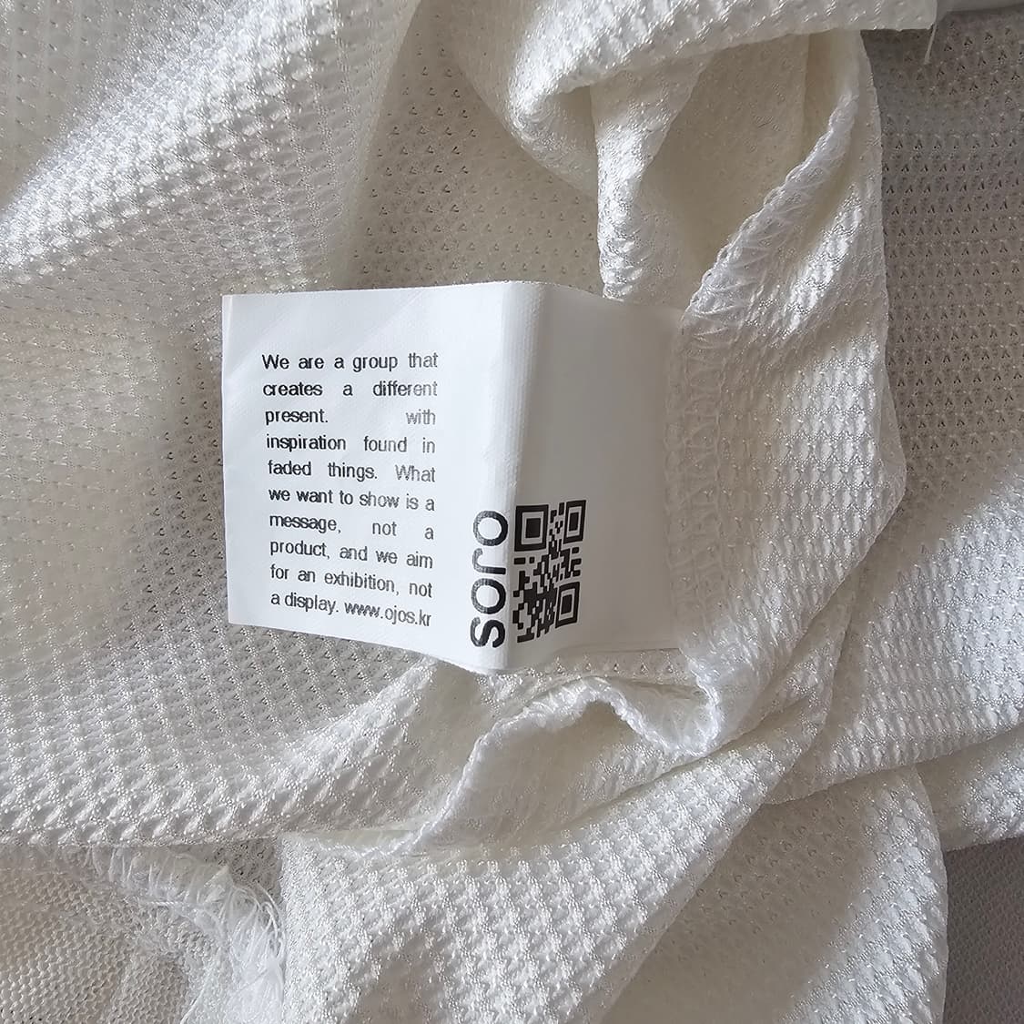 1회착. 오호스 Ojos 사이드 넥 카라티 반팔 티셔츠 화이트  상품이미지7