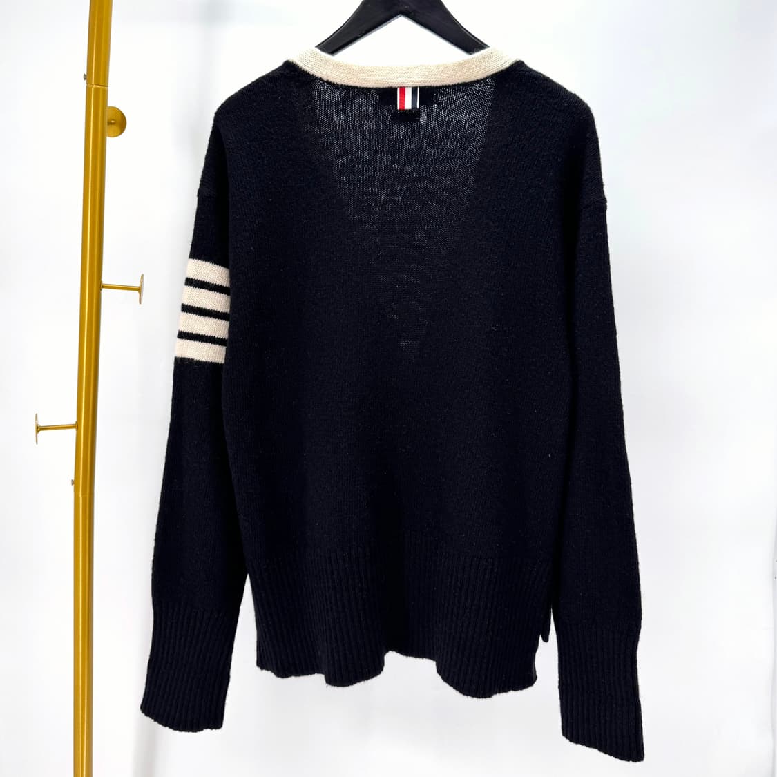 [5사이즈] 톰브라운 사선완장 모헤어 스티치 가디건 (MKC367B) 상품이미지4