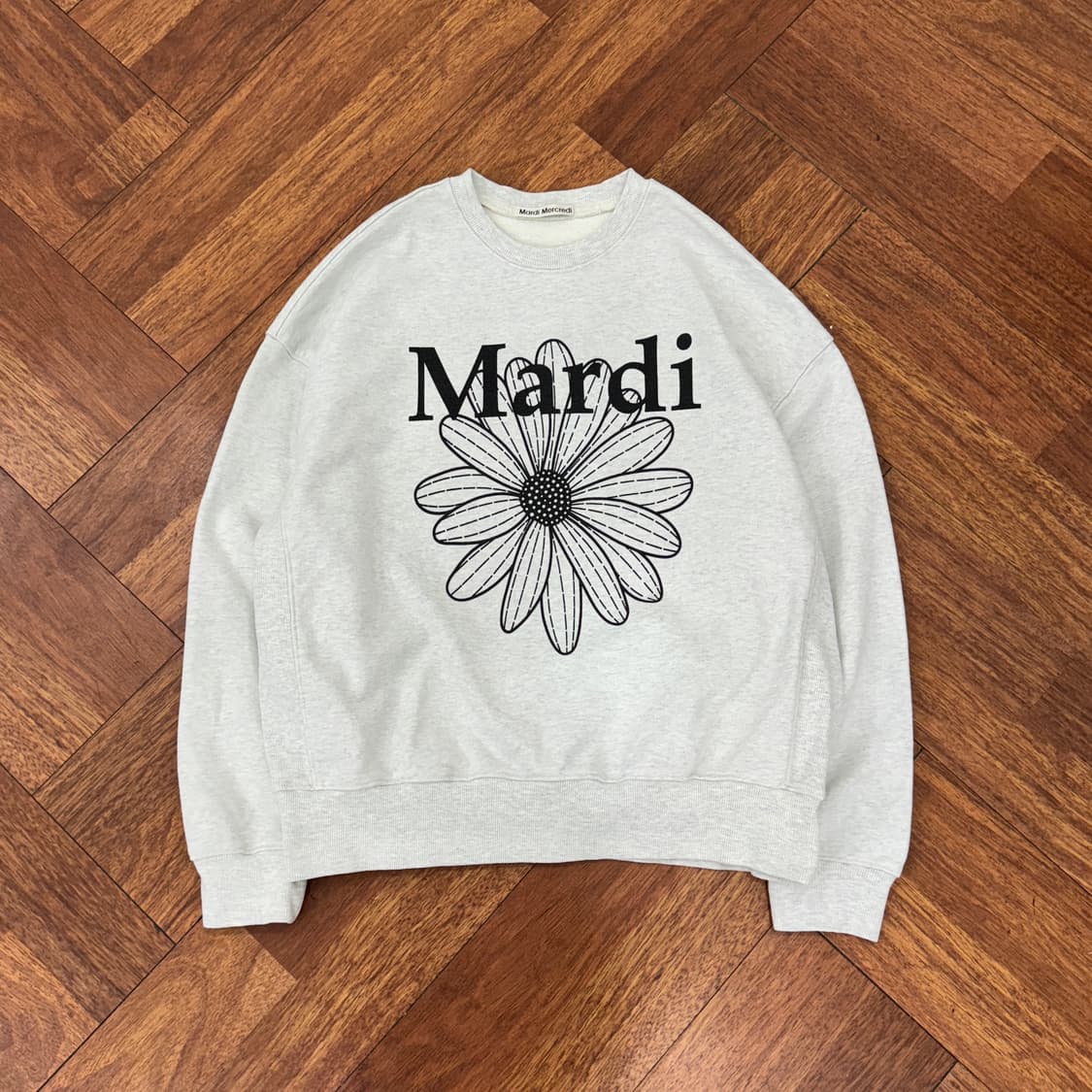 FREE 여성용 마르디메크르디 그레이 맨투맨 티셔츠  상품이미지1