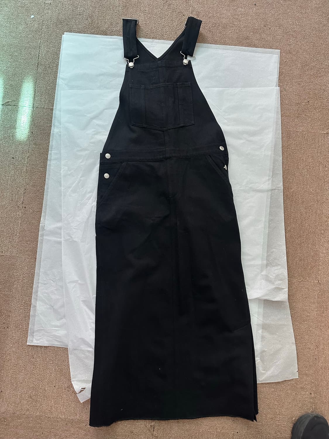 GREENBUTTER 그린버터 블랙 롱 데님 오버롤 스커트 상품이미지2