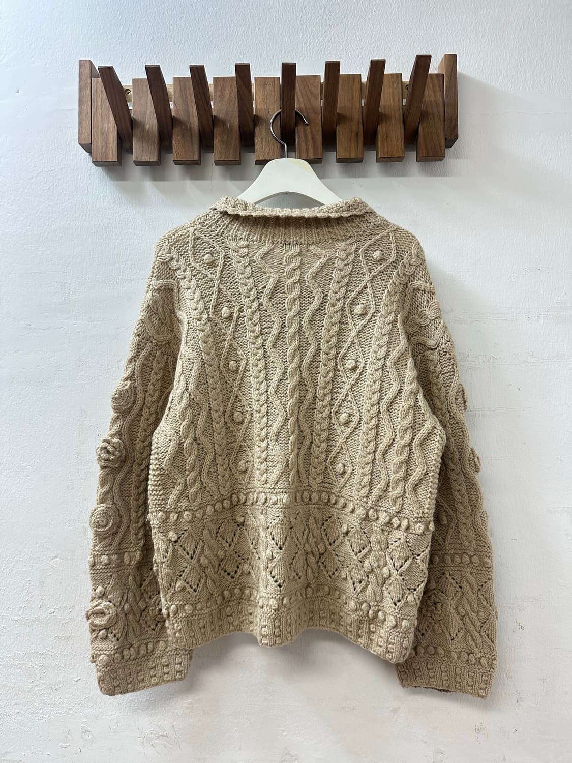 일본빈티지 울 100% 폼폼 플라워 둥근카라 니트 가디건 상품이미지5