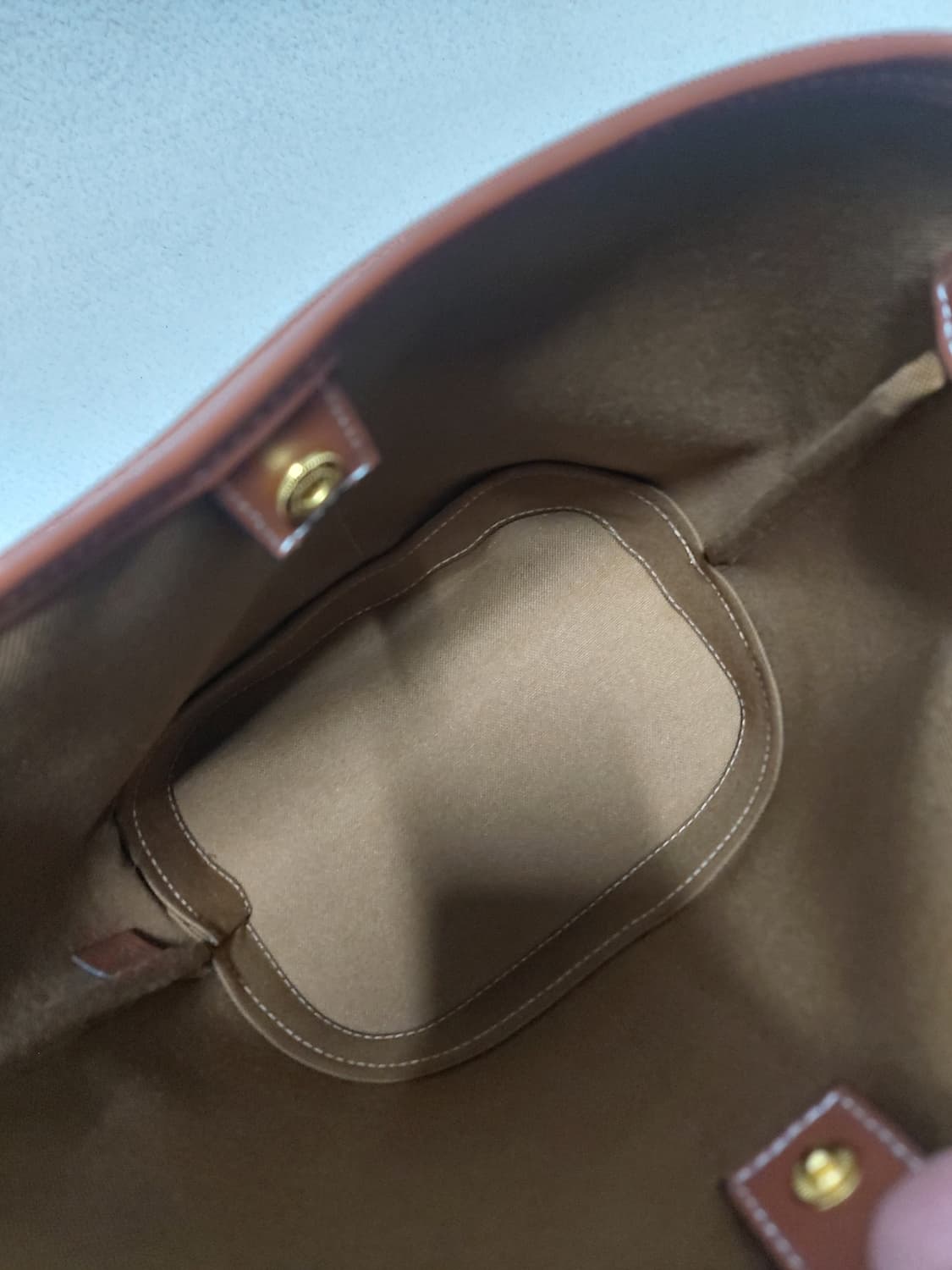 셀린느 트리옹프 버킷백 상품이미지7