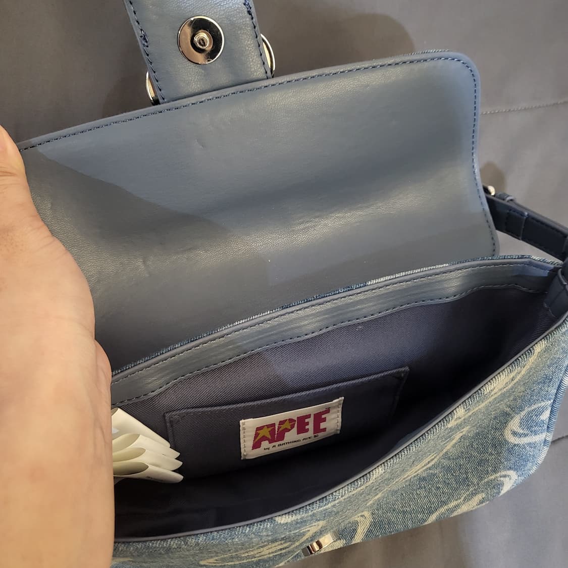 베이프 베이피 우먼스 패턴 데님 하트 숄더백 상품이미지4