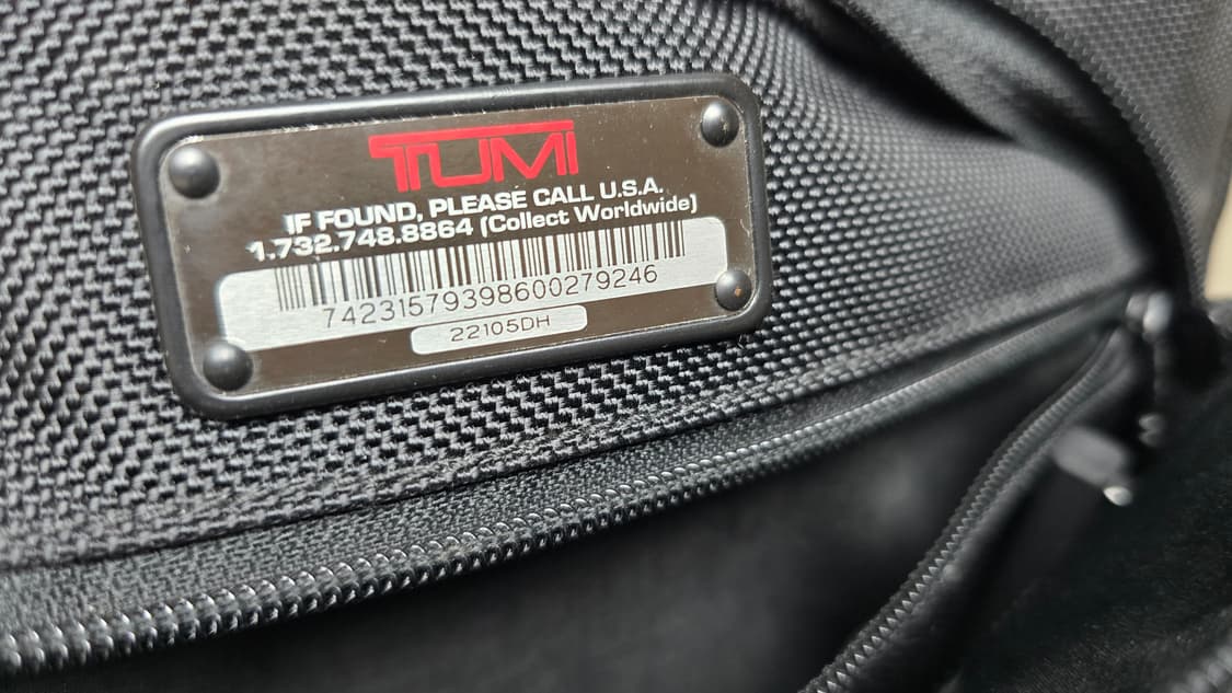 투미 크로스백 블랙 상품이미지5