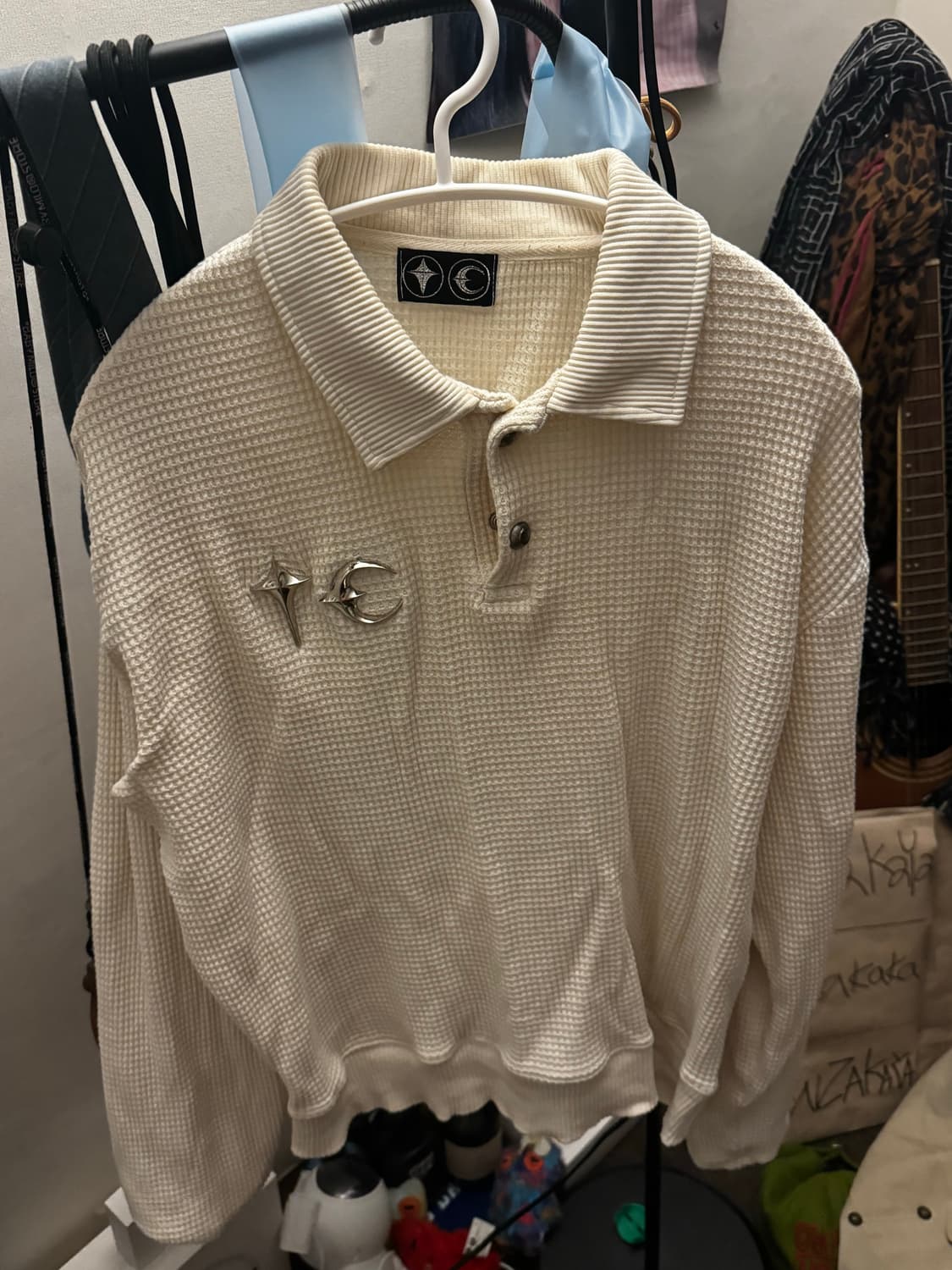 떠그클럽 와플 니트 카라 롱슬리브 크림 상품이미지1