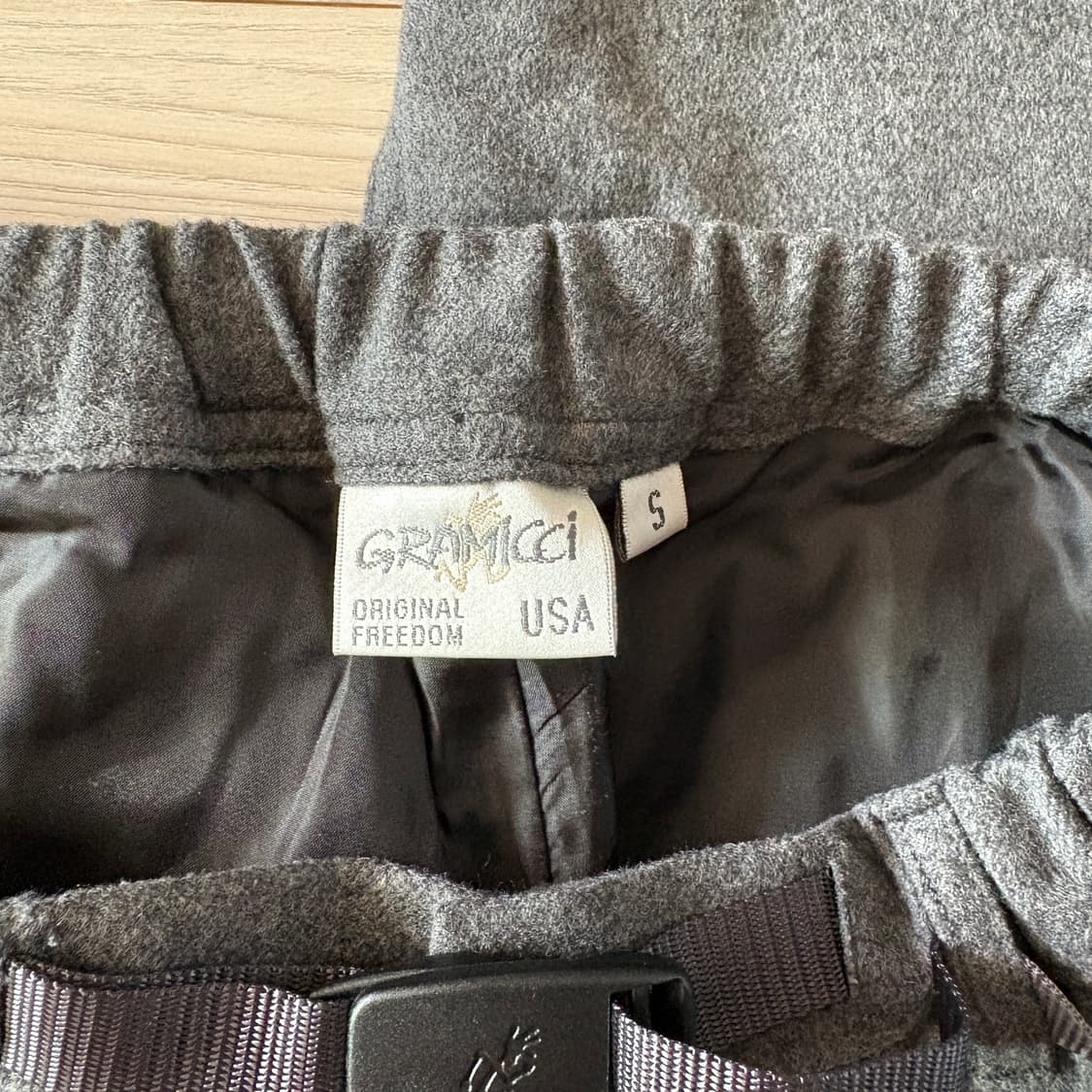 그라미치 울 루즈테이퍼드 팬츠 상품이미지3