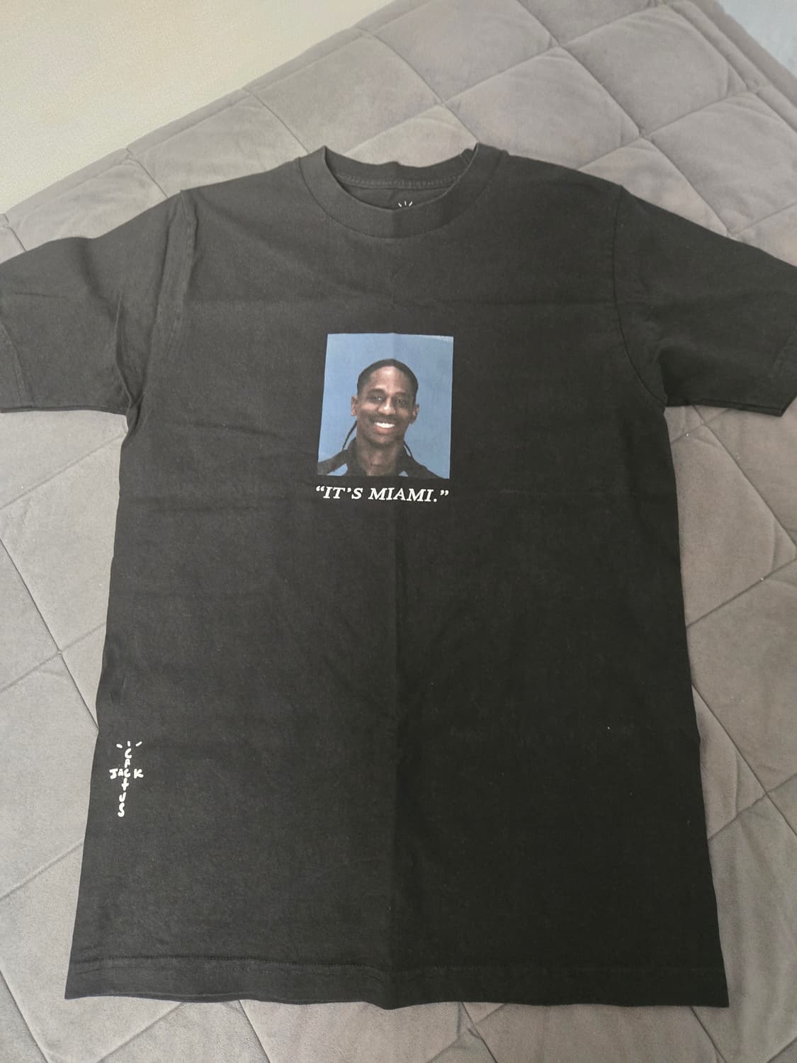 스캇 머그샷 티셔츠 상품이미지1