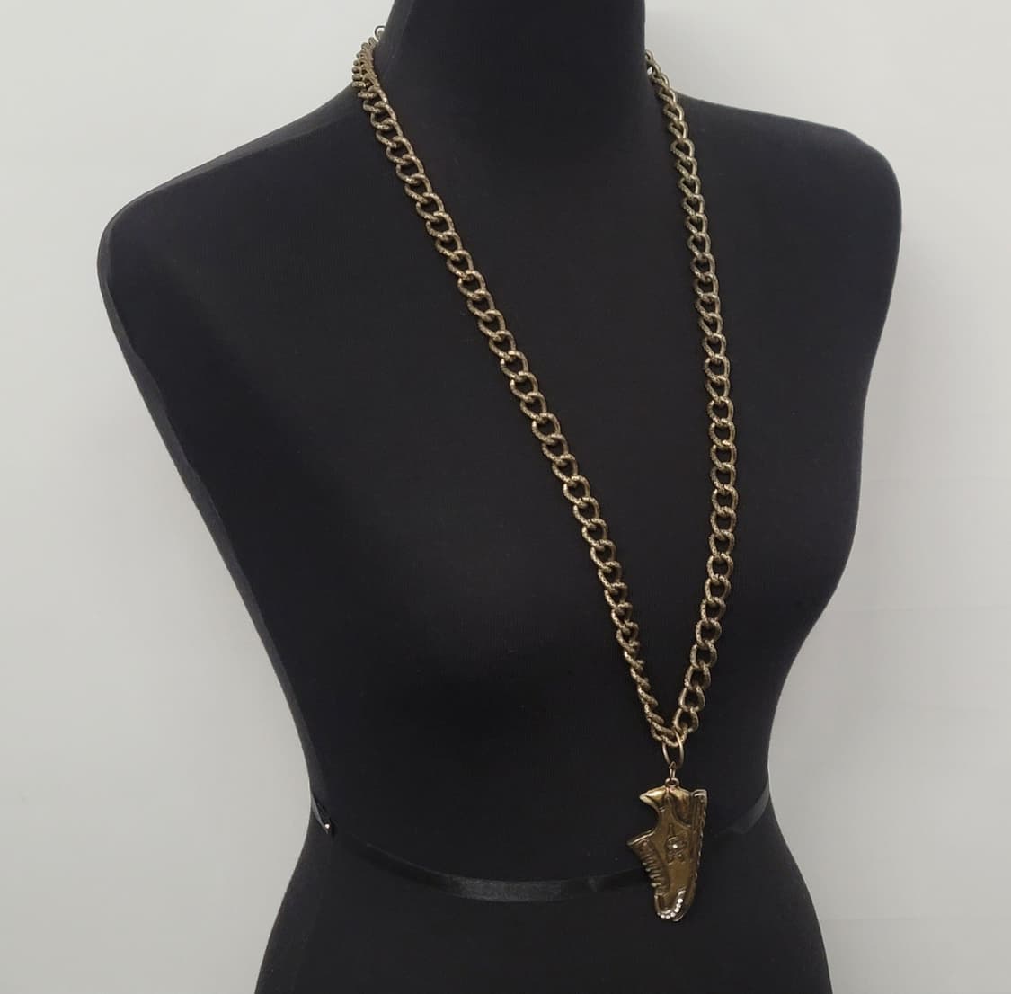 vintage sneakers necklace 상품이미지3