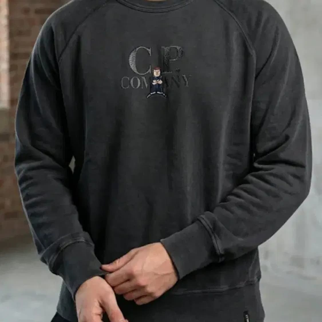 CP컴퍼니 코믹스앤카즈 맨투맨 L 상품이미지1