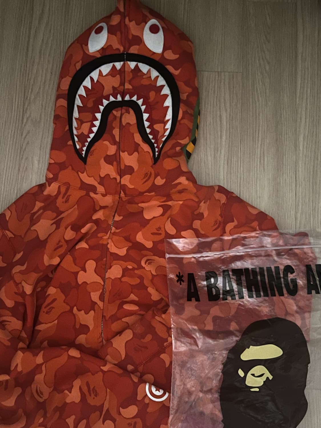 베이프 샤크후드집업 (청담점 구매 정품) 상품이미지1