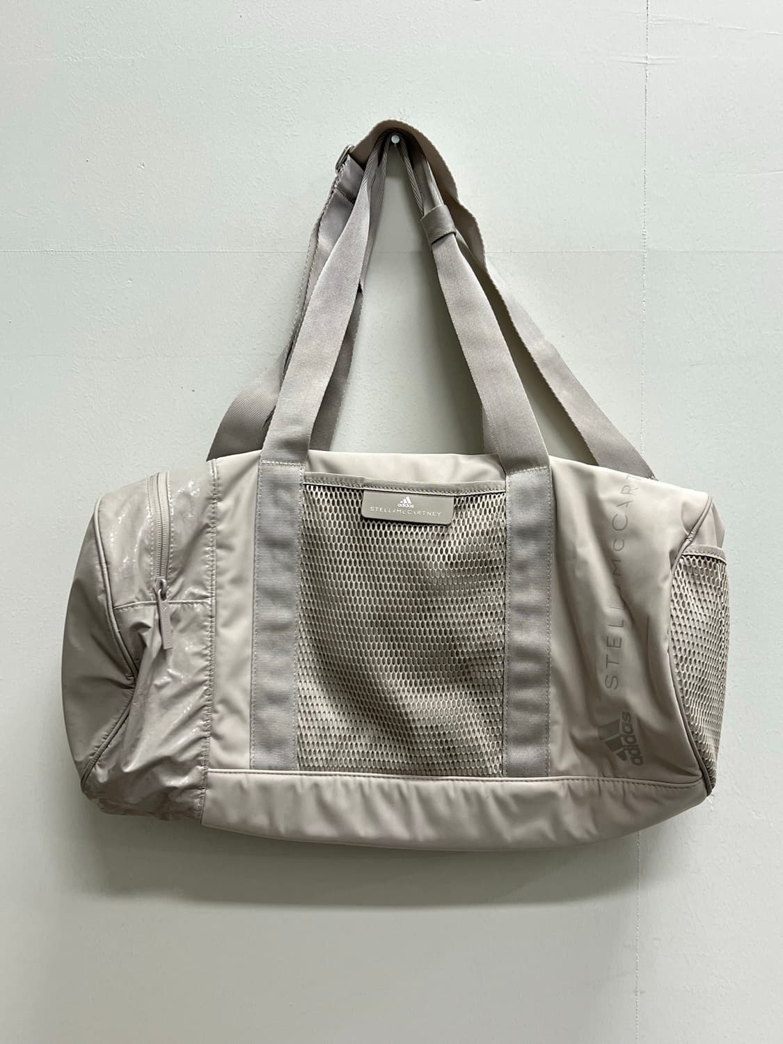 아디다스 스텔라 멕카트니 솔리드 컬러 더플 백 상품이미지2