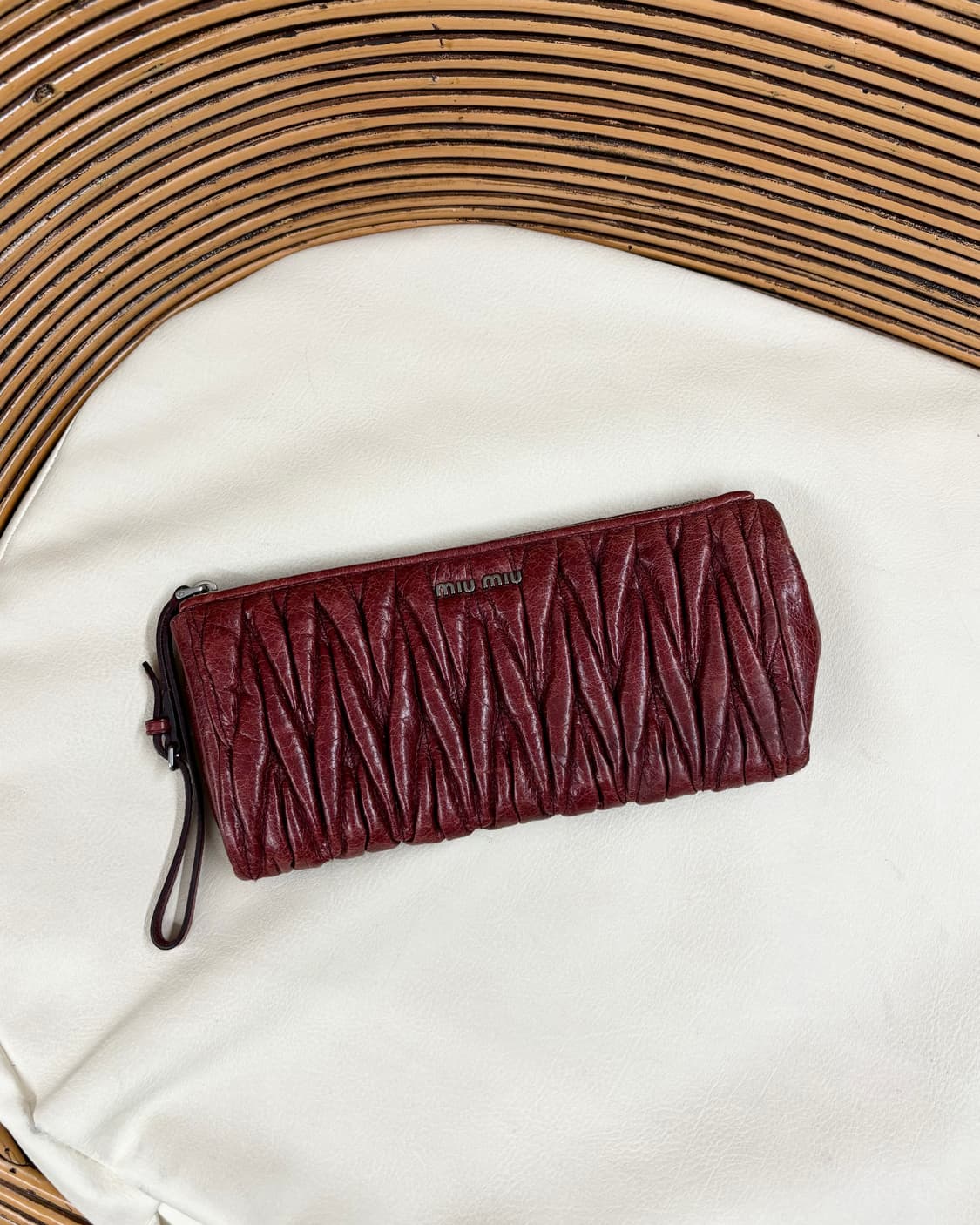 미우 미우 마테라쎄 나파 가죽 장지갑 상품이미지1