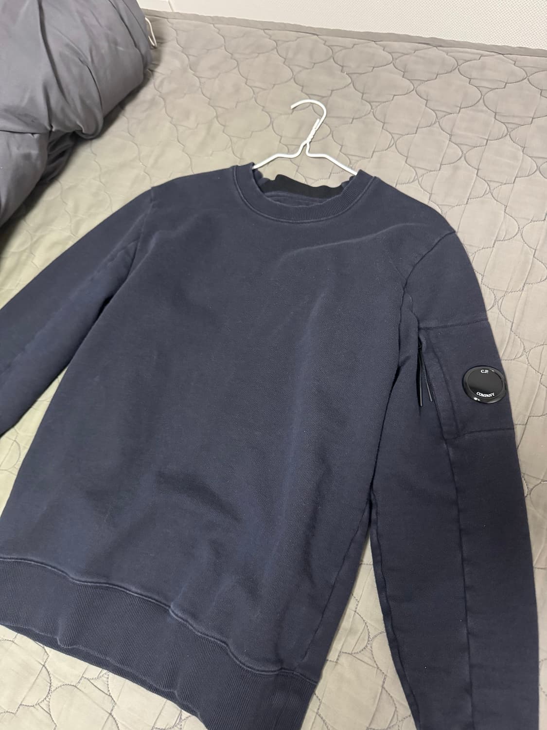 (정품) CP컴퍼니 렌즈 맨투맨 M 상품이미지1