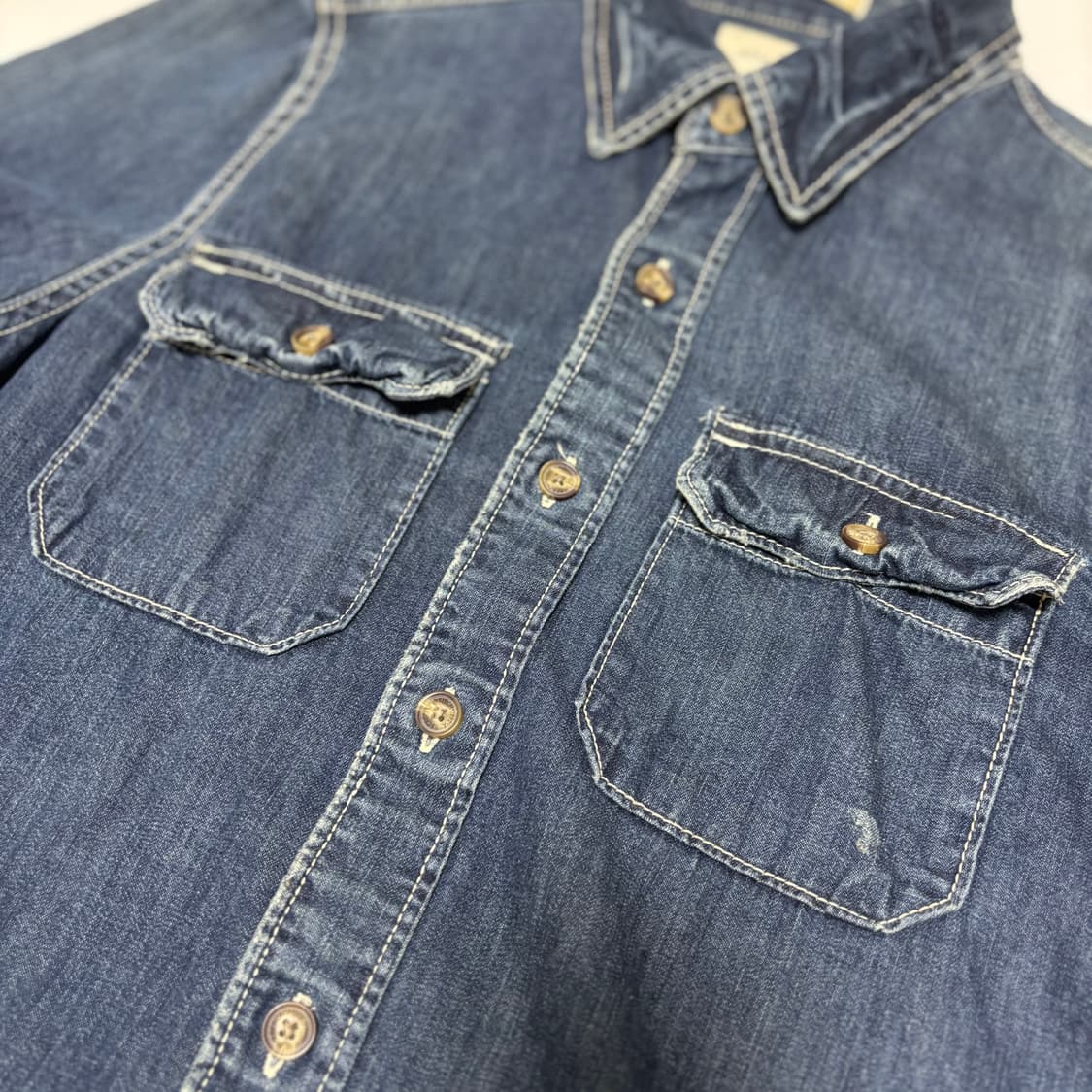 아베크롬비 & 피치 머슬핏 데님 셔츠 상품이미지3