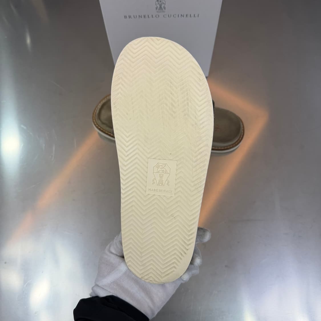 [리오브] 브루넬로 쿠치넬리 스웨이드 슬라이드 샌들 슬리퍼 상품이미지4